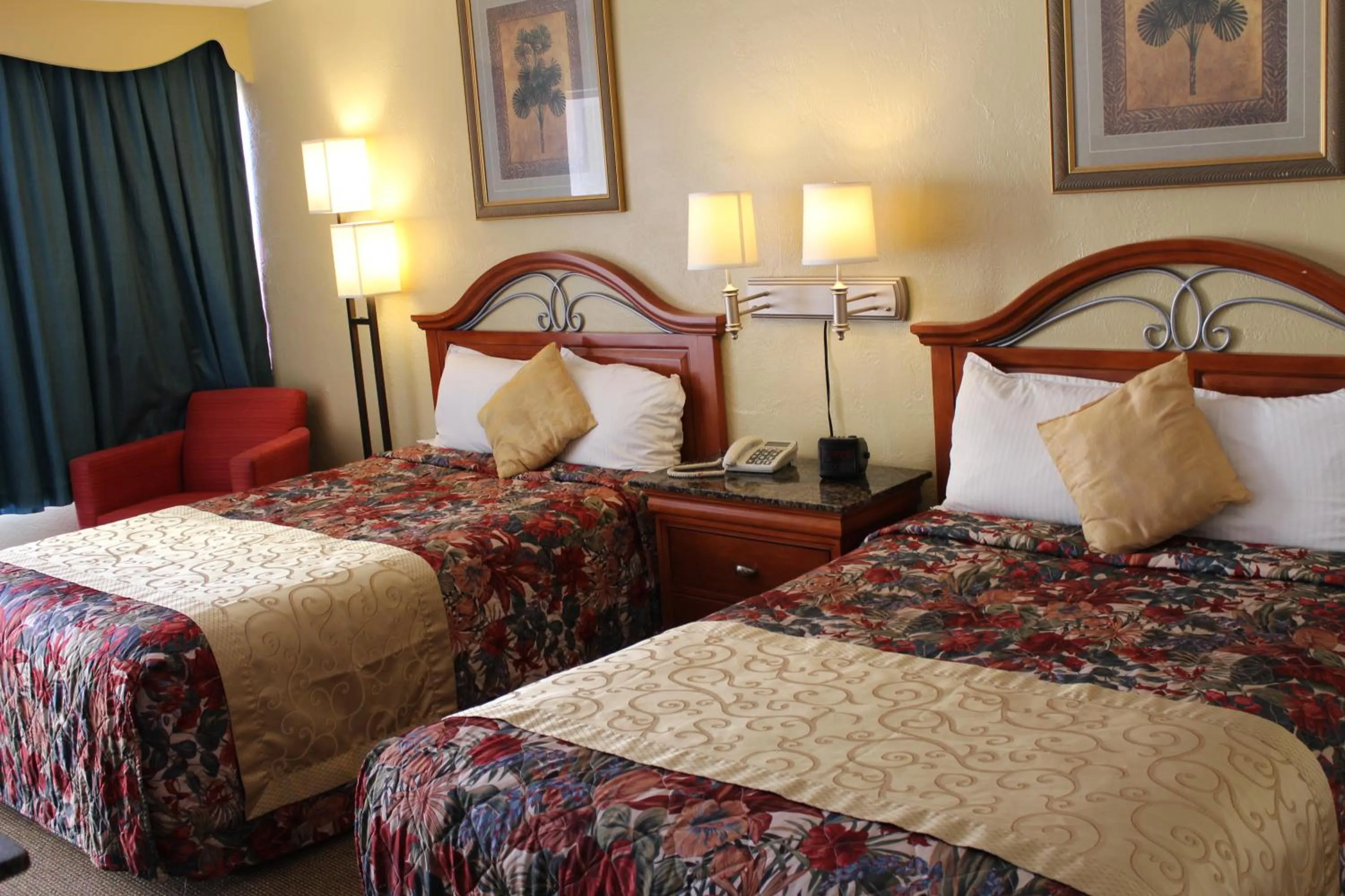 Bed in Grand Prix Motel Beach Front