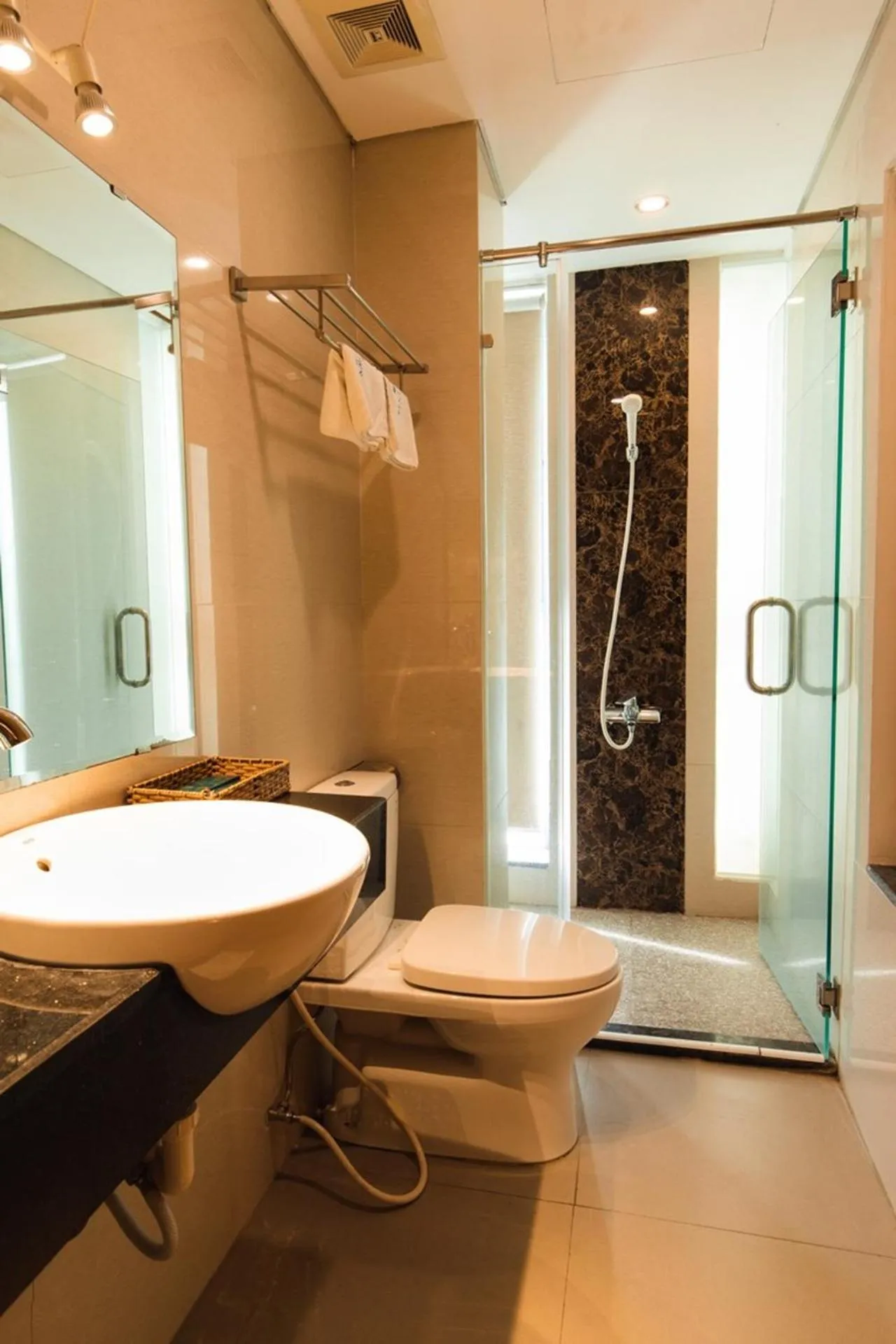 Bathroom in My Villa Hotel - Airport