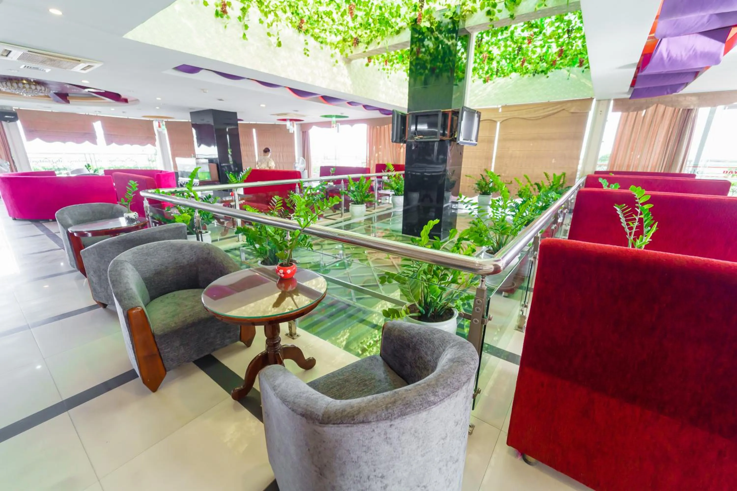 Restaurant/places to eat in Khách sạn INCO 515.9