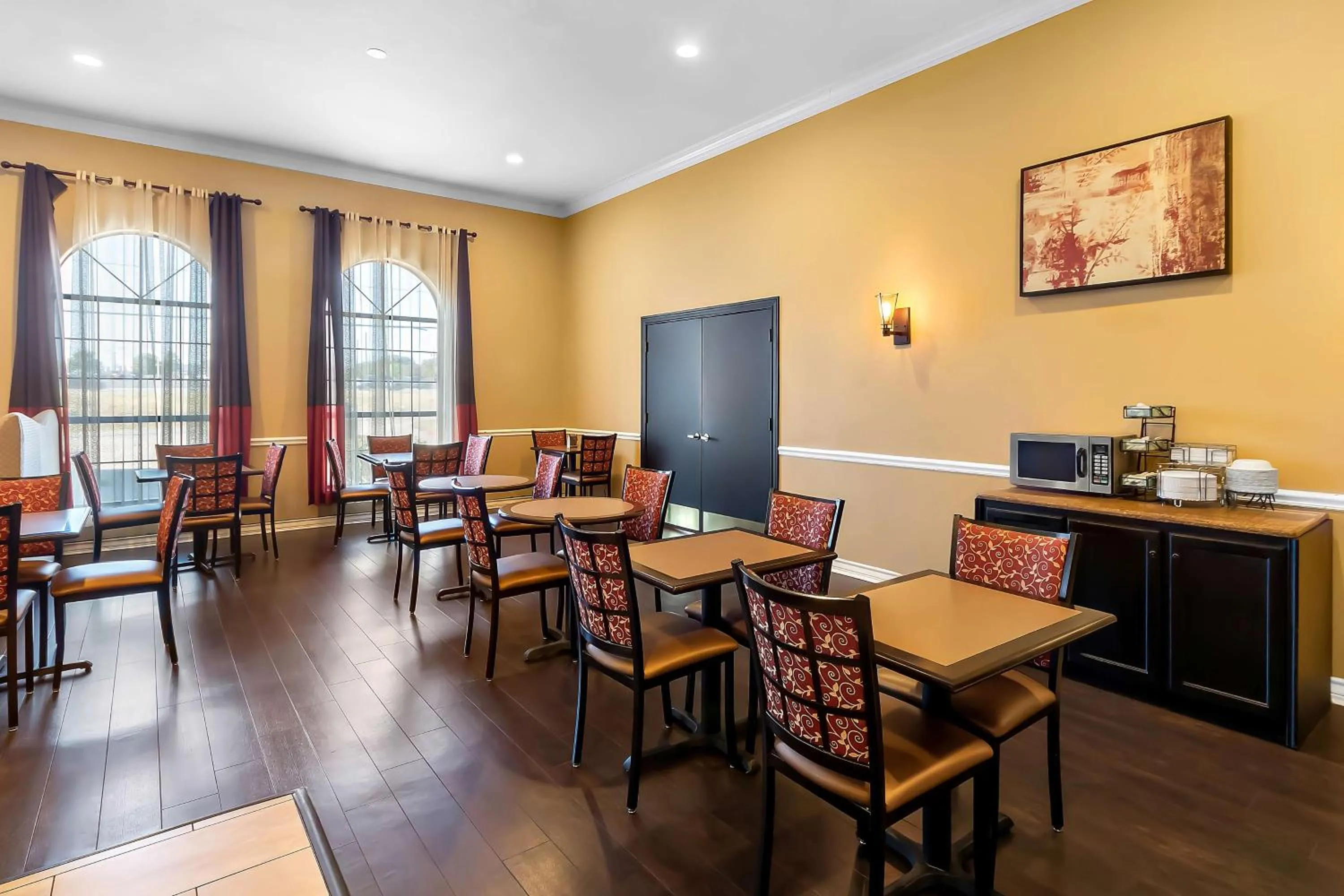 Breakfast in SureStay Plus by Best Western San Antonio Fiesta Inn