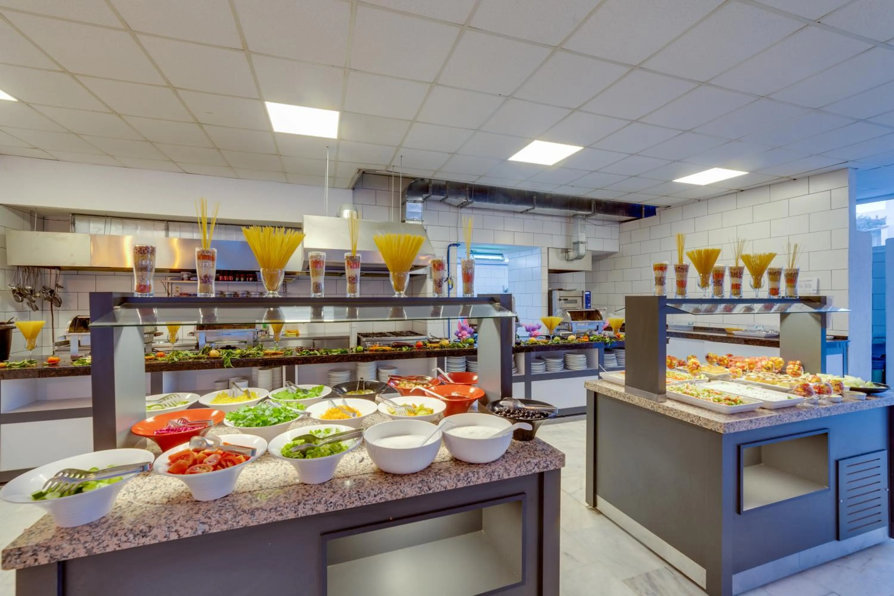 Restaurant/places to eat in The Hello Hotel