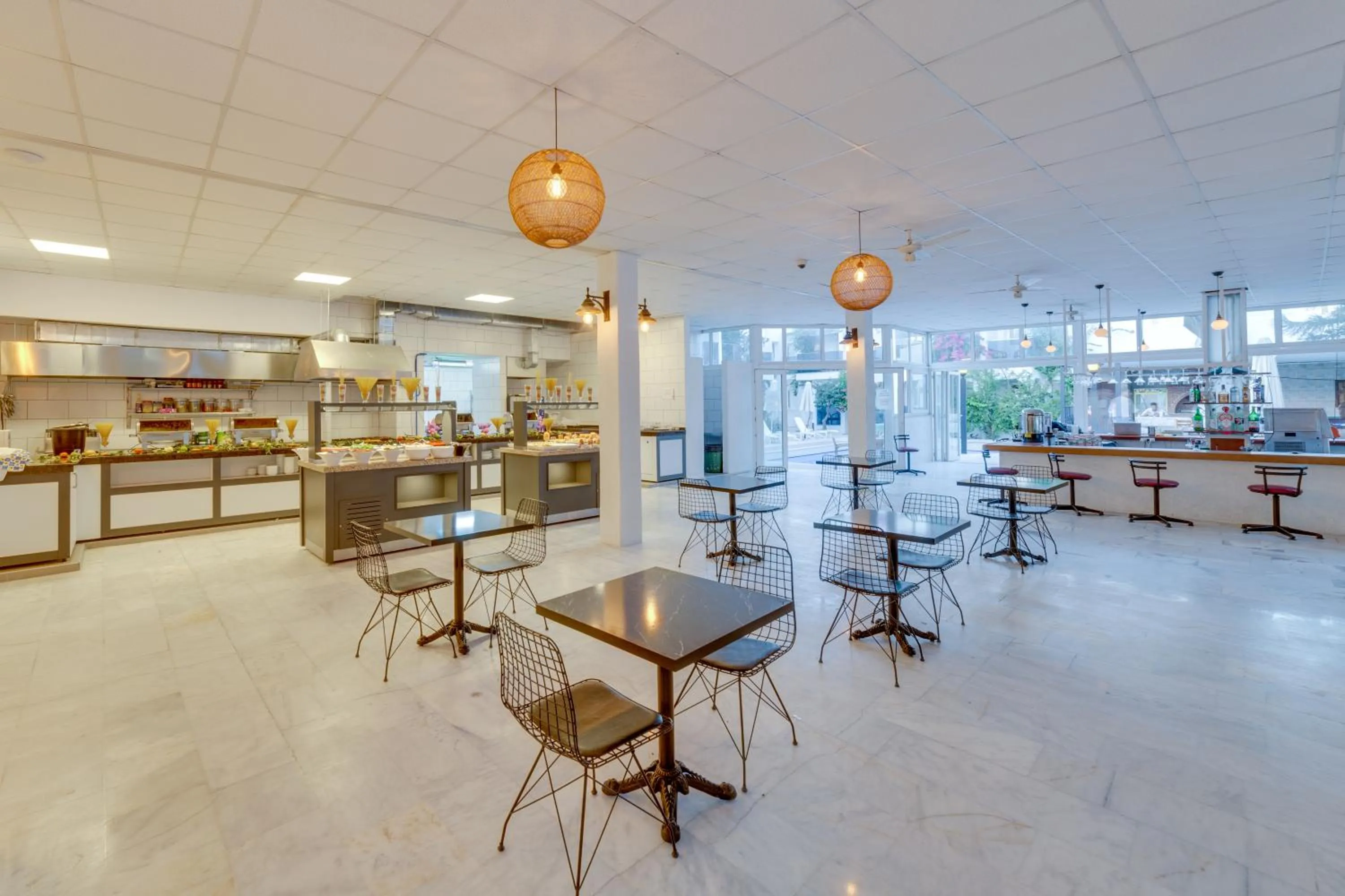 Restaurant/places to eat in The Hello Hotel