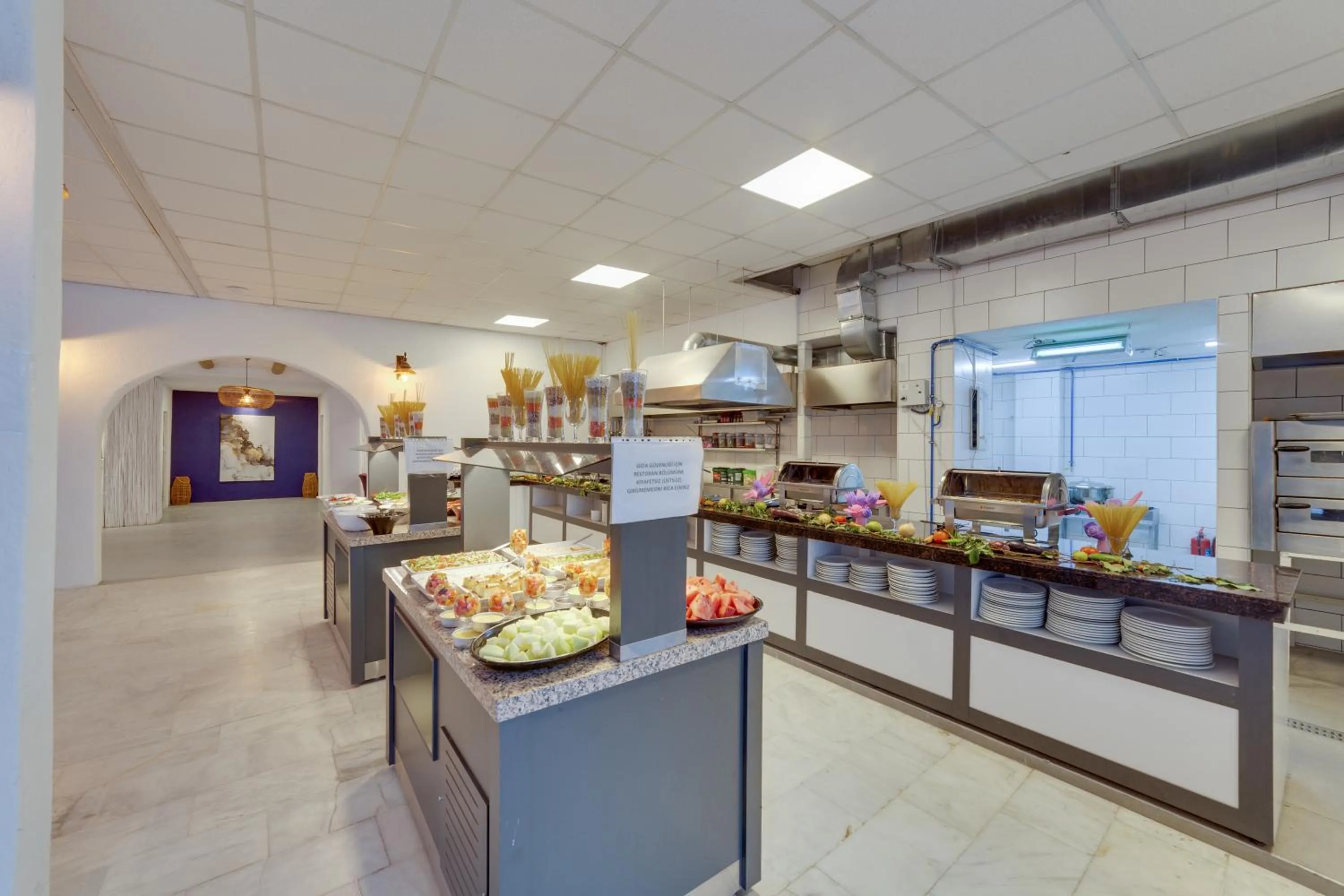 Restaurant/places to eat in The Hello Hotel