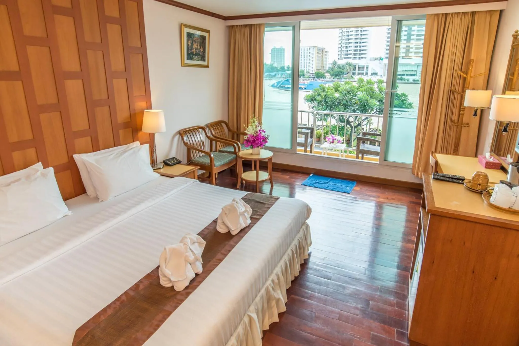 Bed in New Siam Riverside