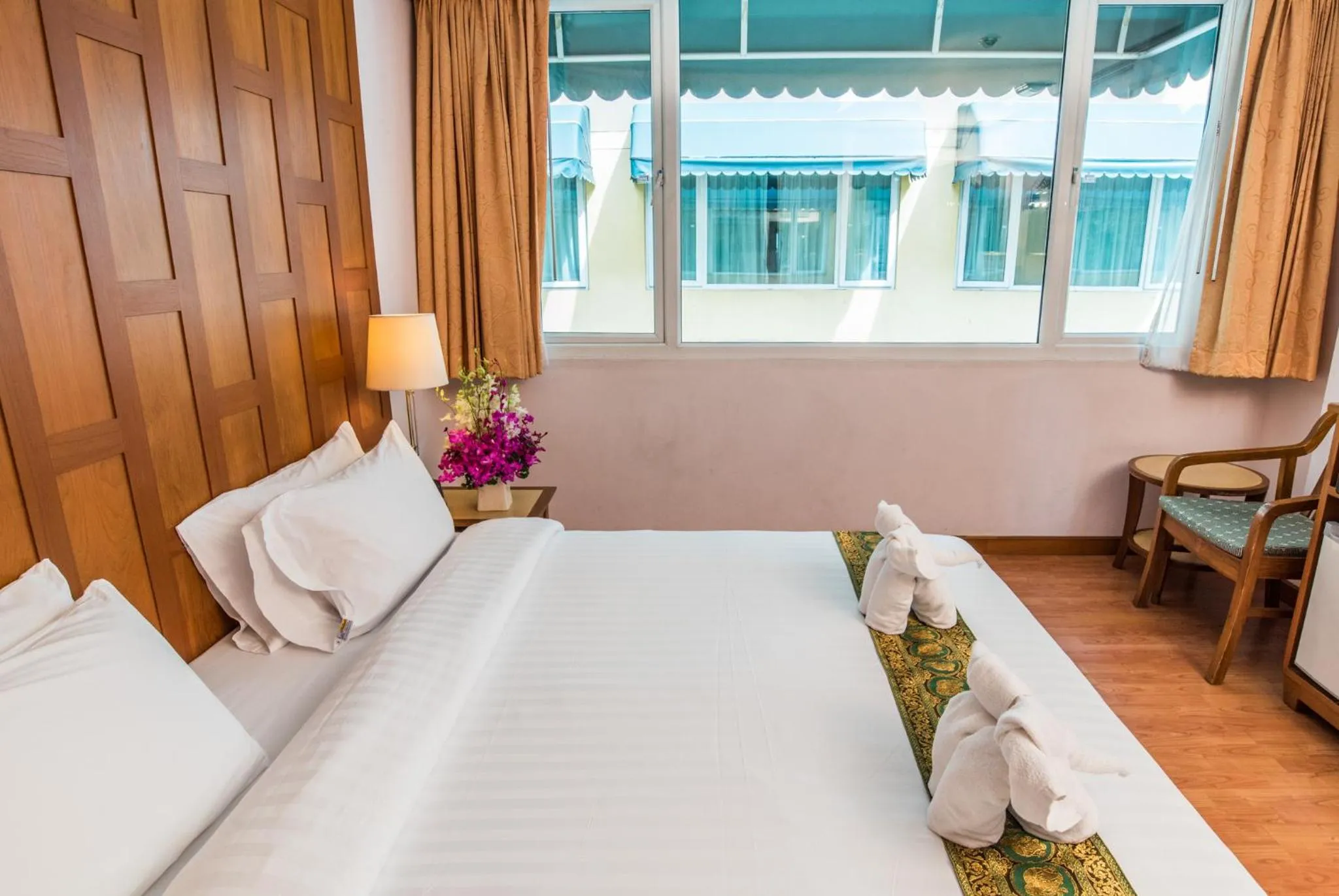 Bed in New Siam Riverside