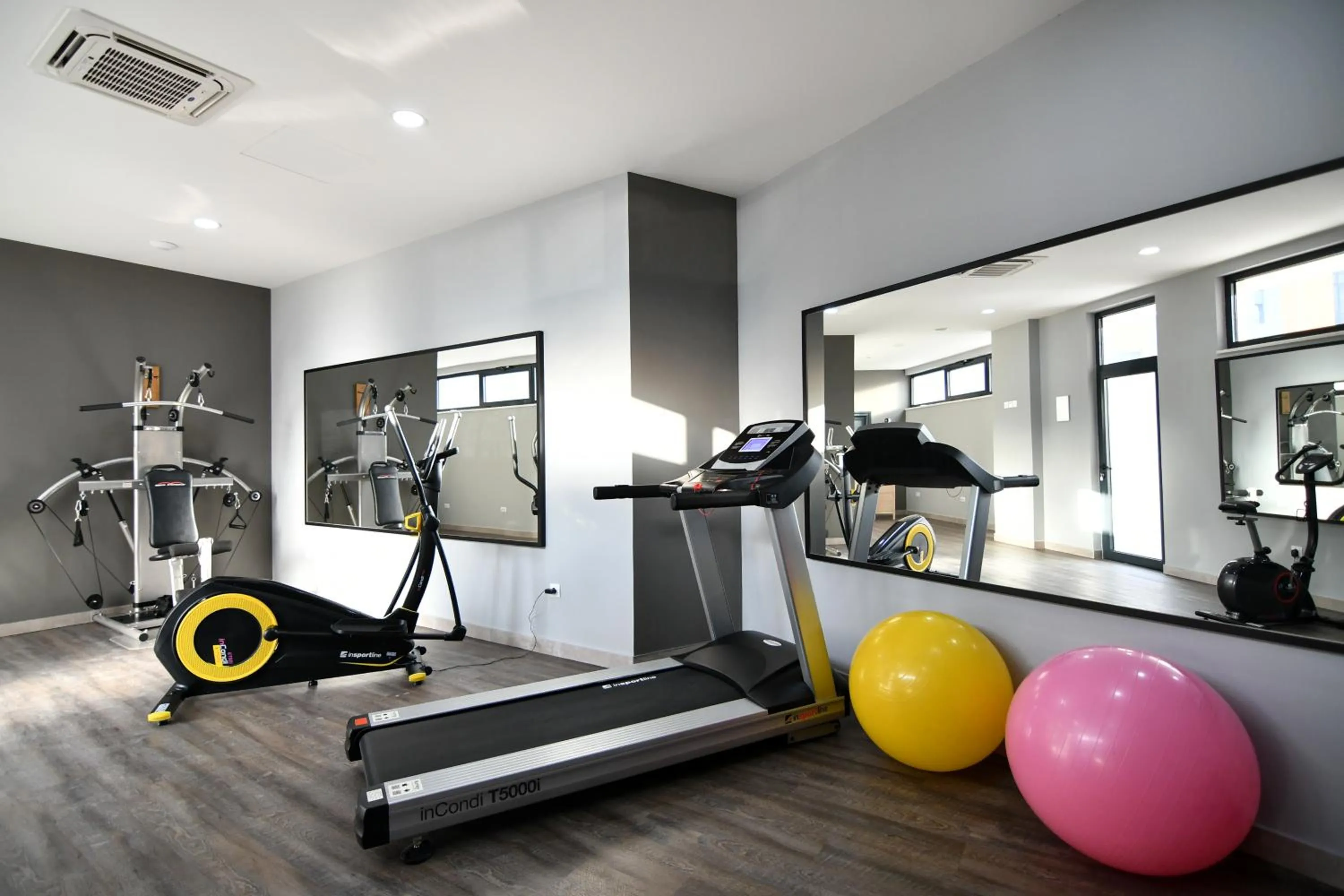 Fitness centre/facilities in Perla Residence Hotel & SPA