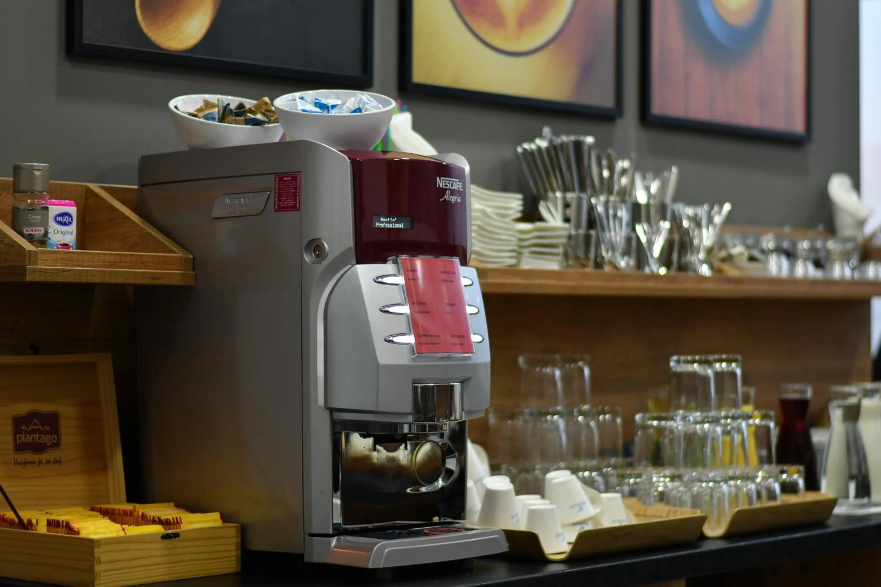 Coffee/tea facilities in Perla Residence Hotel & SPA