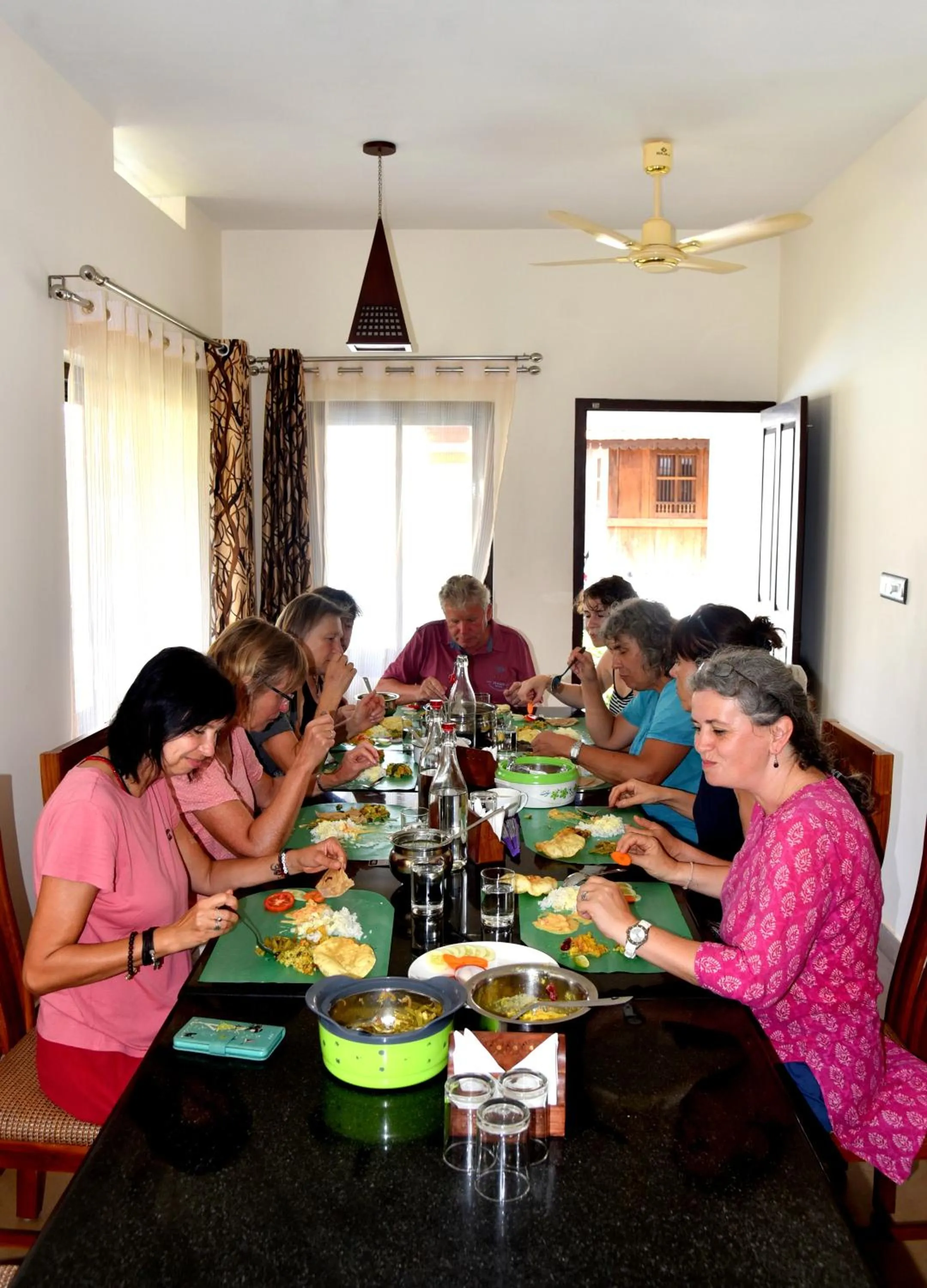 Restaurant/places to eat in Marari Green Villas