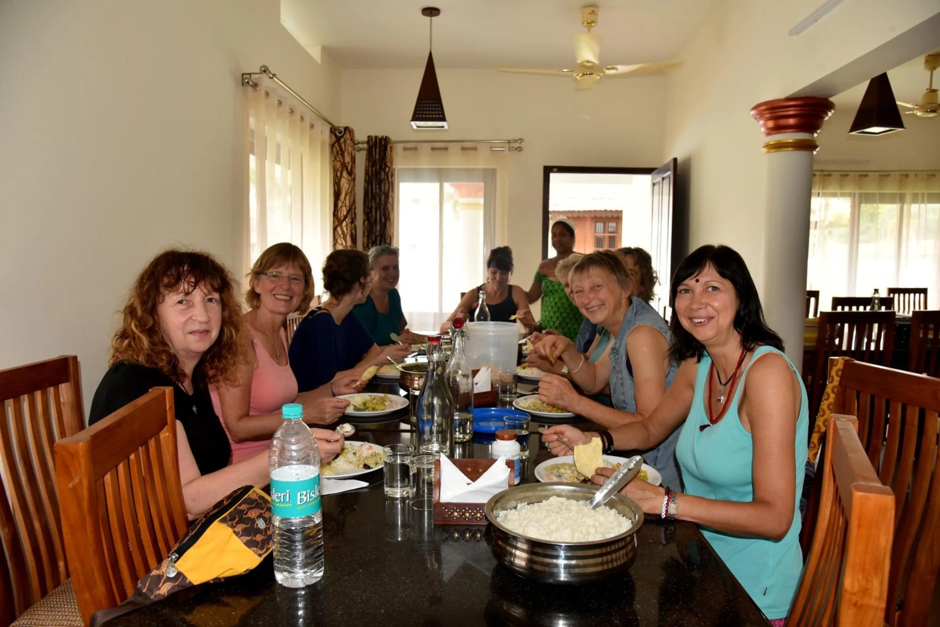 Restaurant/places to eat in Marari Green Villas