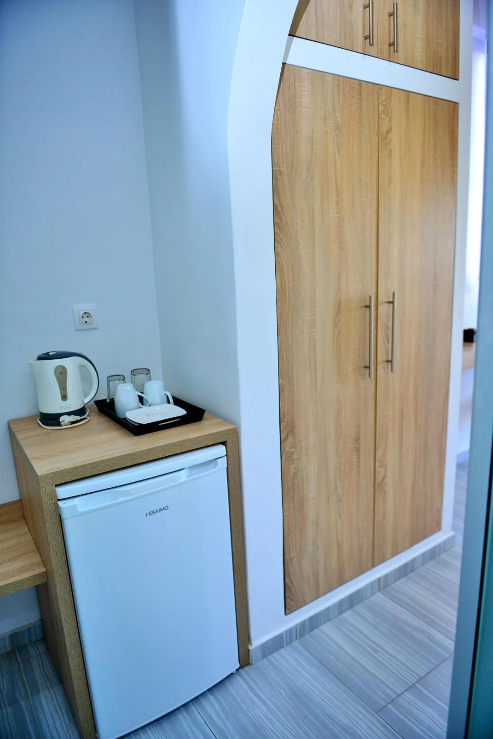 Coffee/tea facilities in Maroula Studios