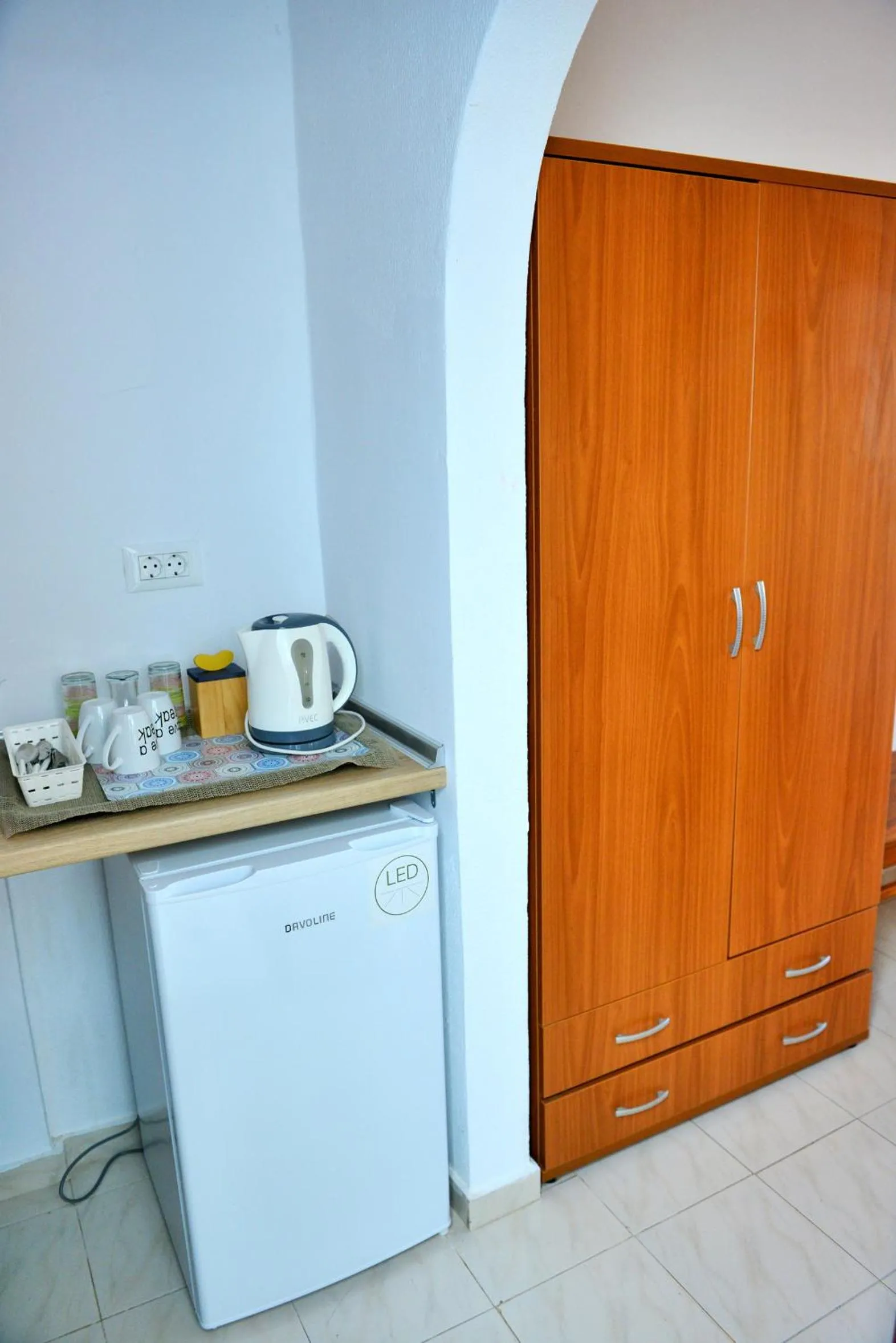 Coffee/tea facilities in Maroula Studios