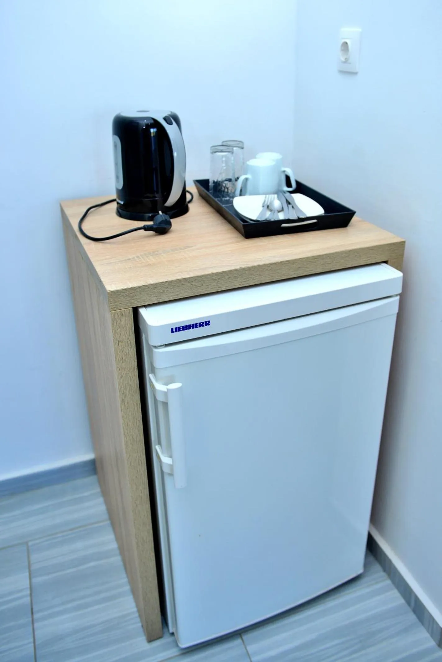 Coffee/tea facilities in Maroula Studios