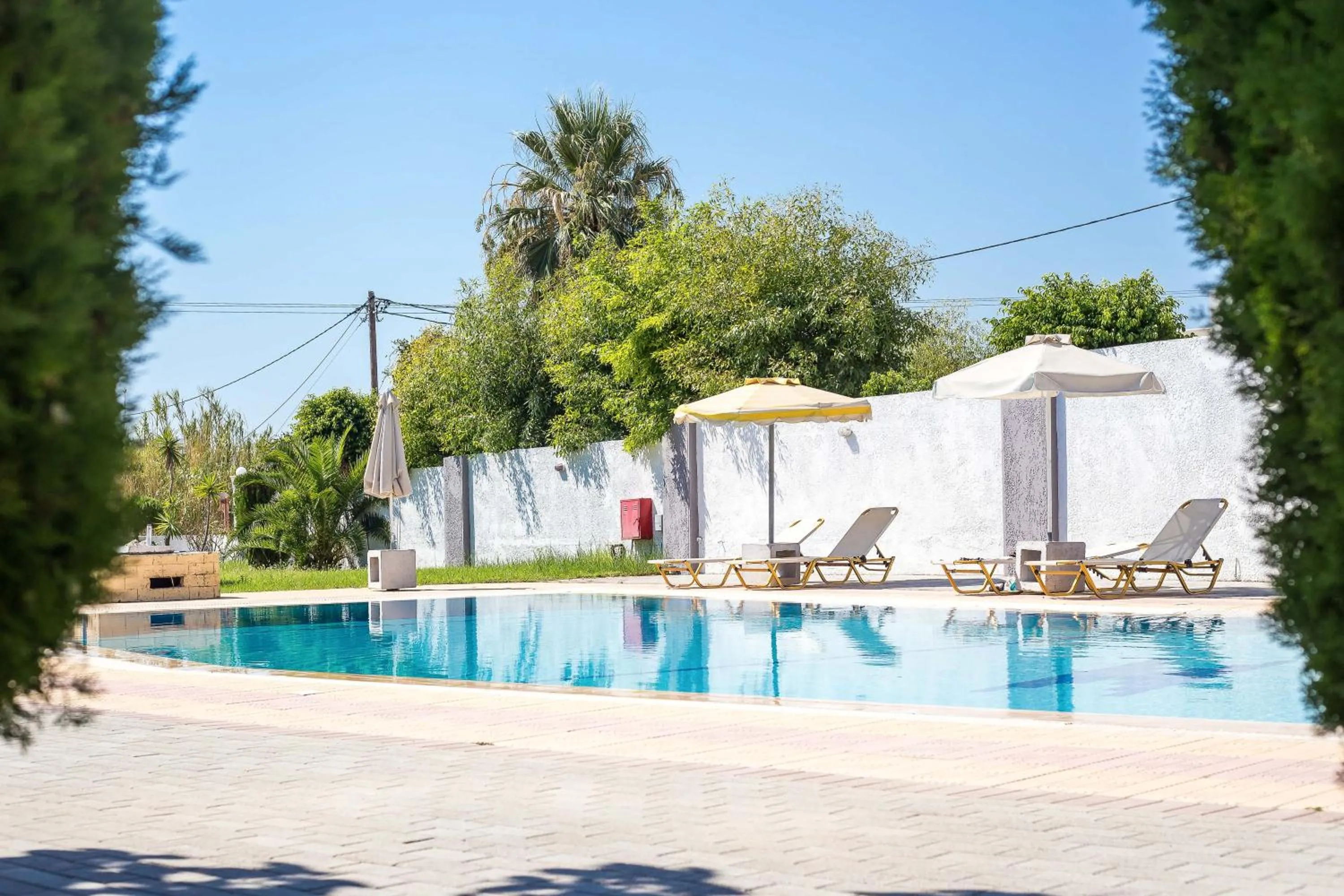 Swimming pool in Maroula Studios