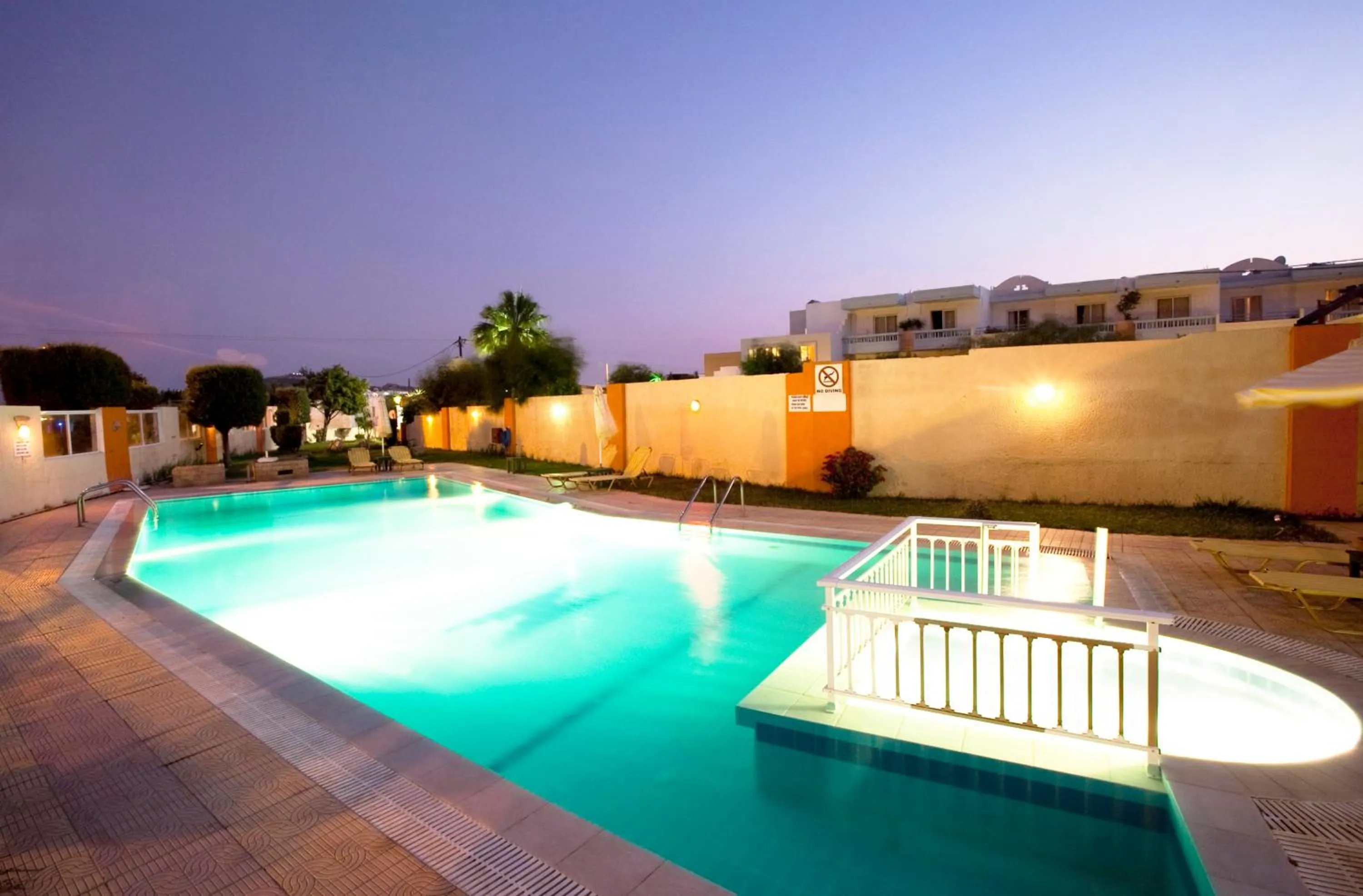 Swimming pool in Maroula Studios