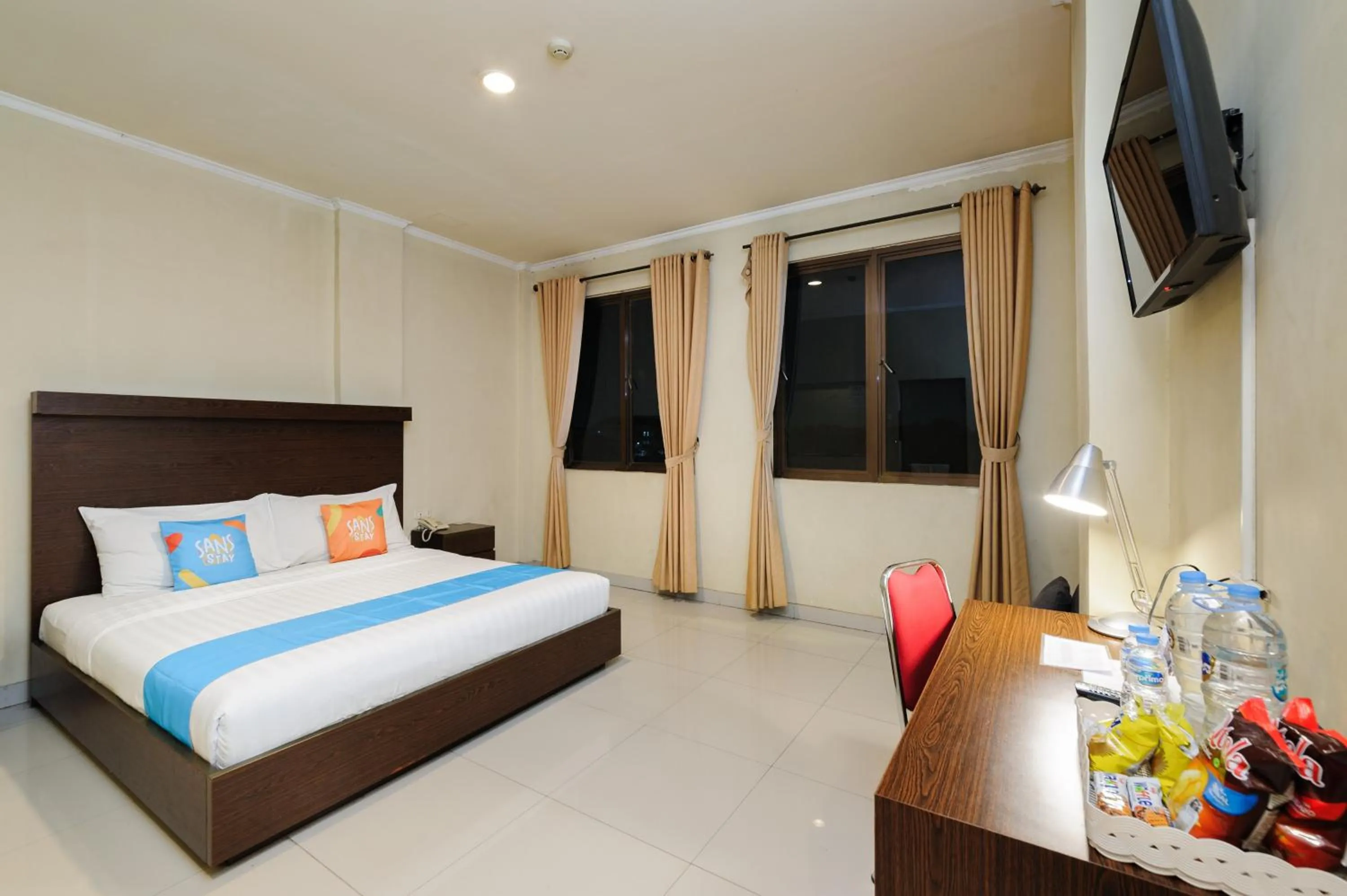 Bedroom, Bed in Sans Vibes Joe Hotel Soekarno Hatta Airport