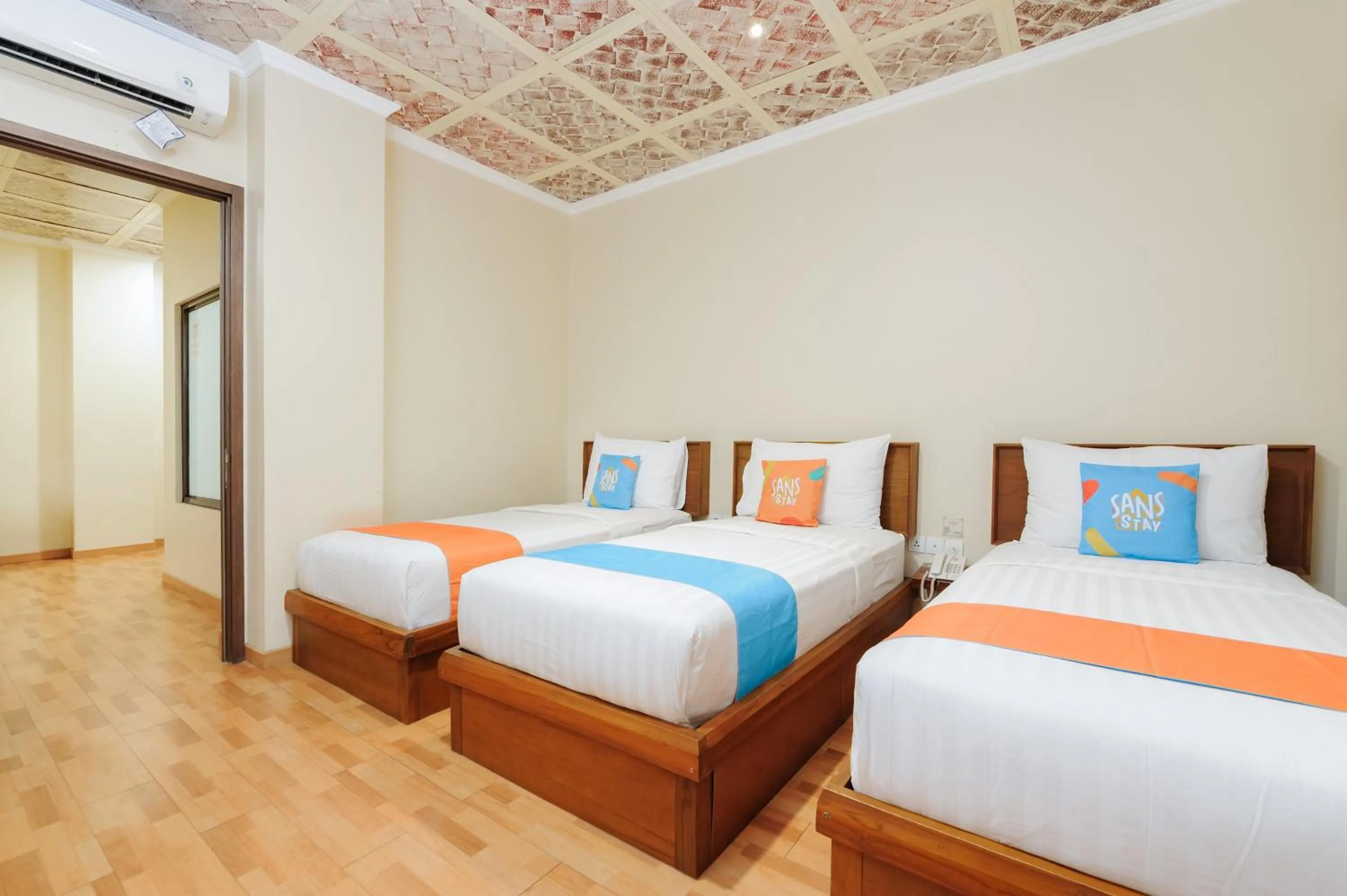 Bedroom, Bed in Sans Vibes Joe Hotel Soekarno Hatta Airport