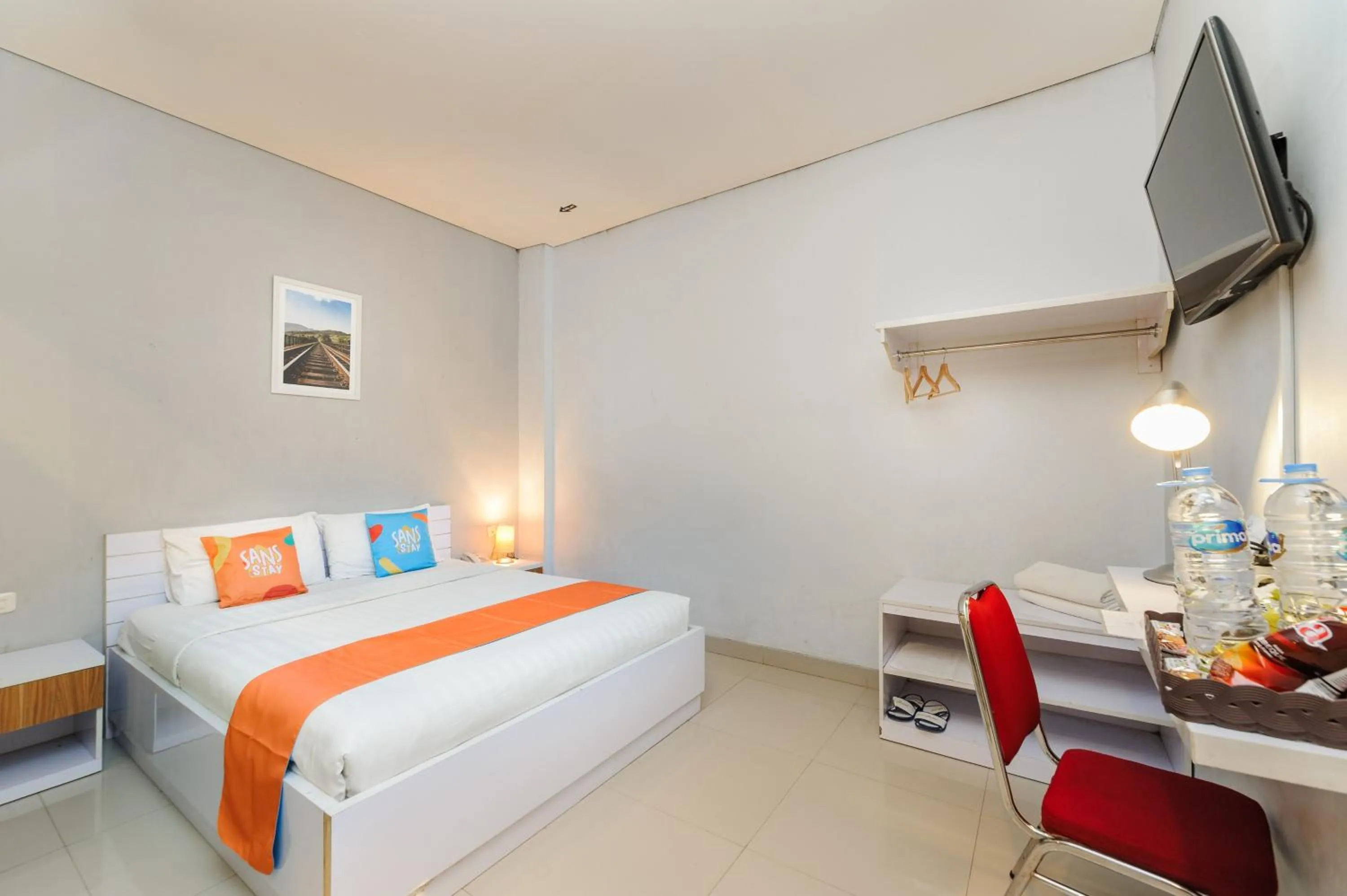 Bedroom, Bed in Sans Vibes Joe Hotel Soekarno Hatta Airport