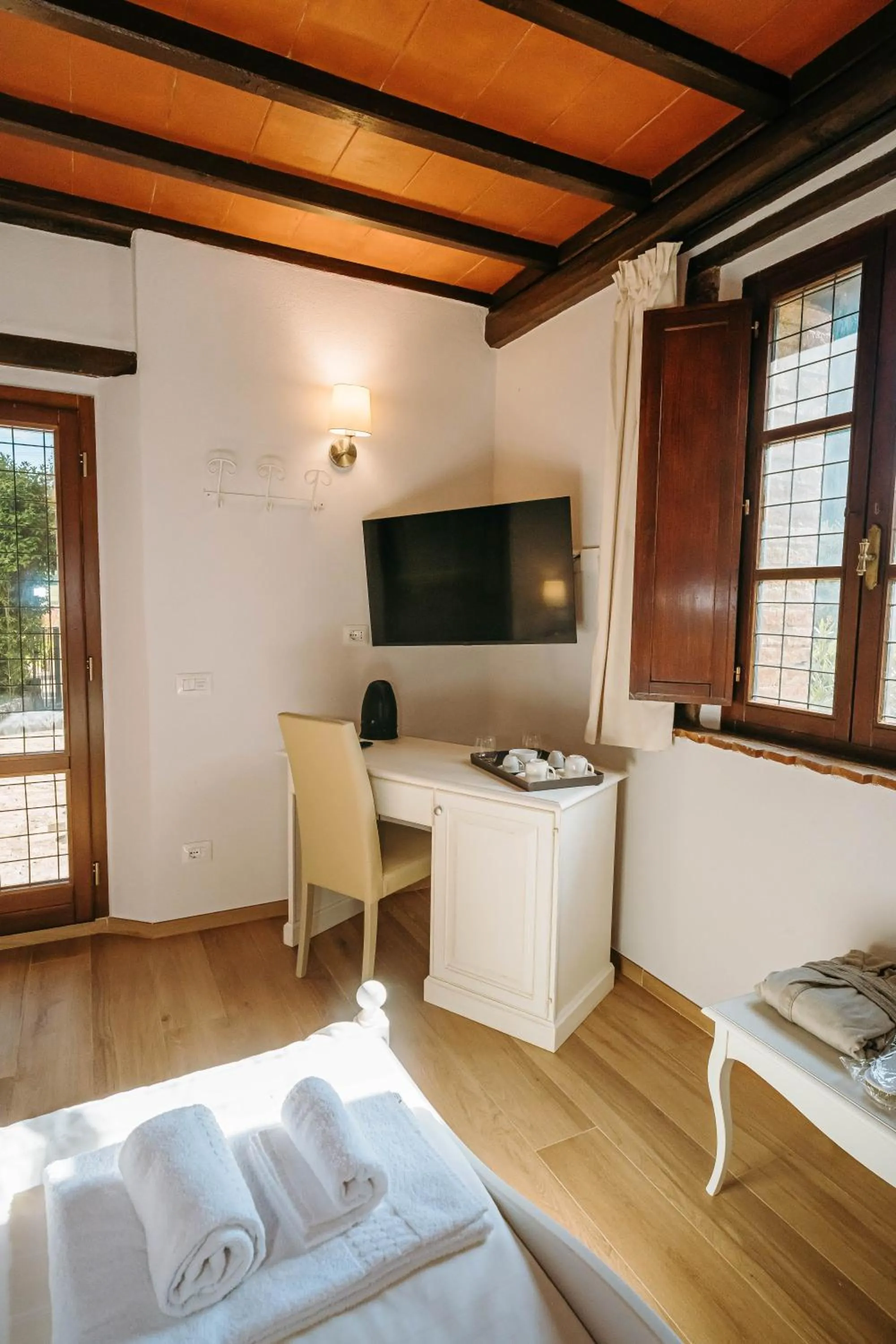 Photo of the whole room, Bed in Borgo Il Poggiaccio Residenza Turistico Alberghiera