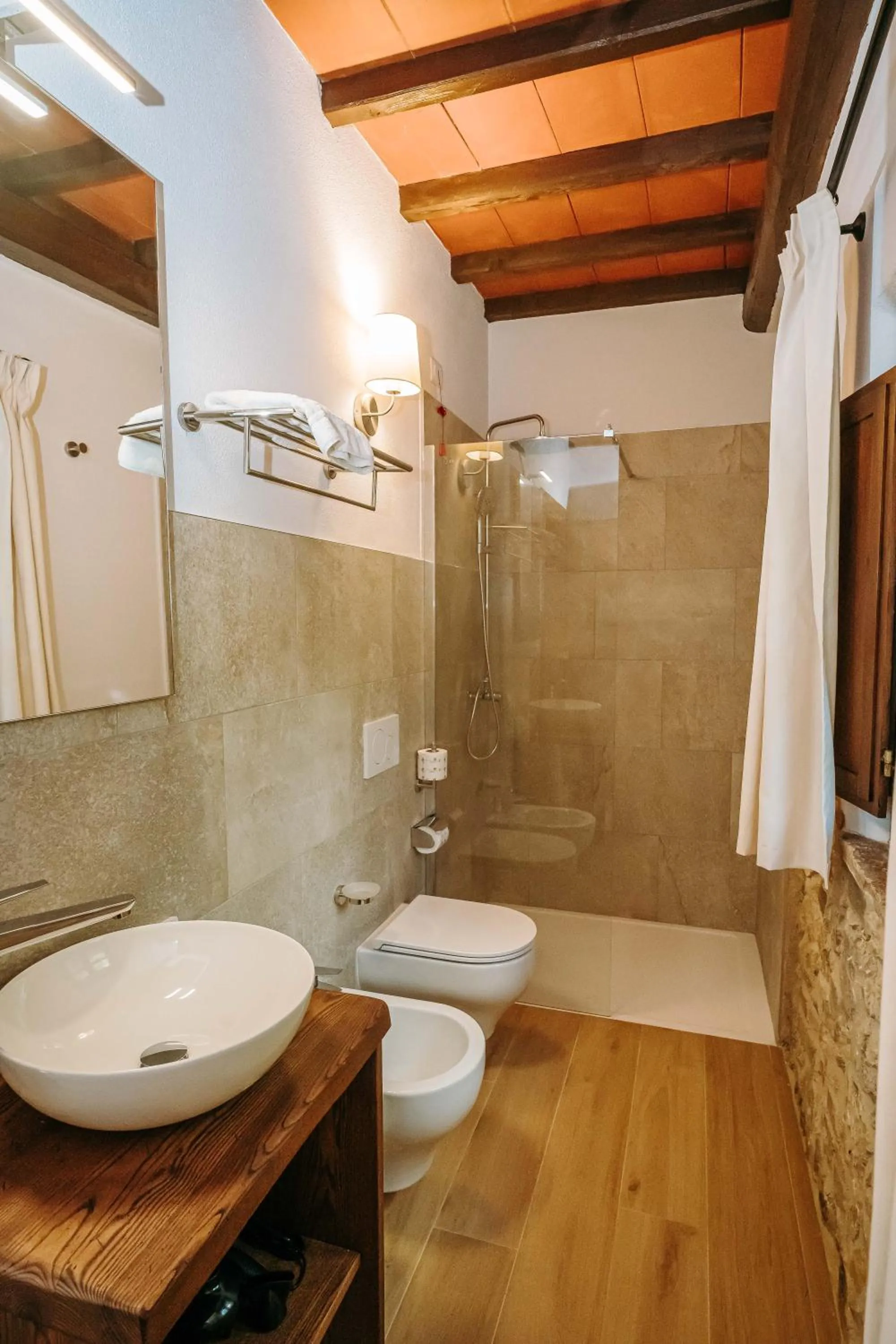 Shower in Borgo Il Poggiaccio Residenza Turistico Alberghiera