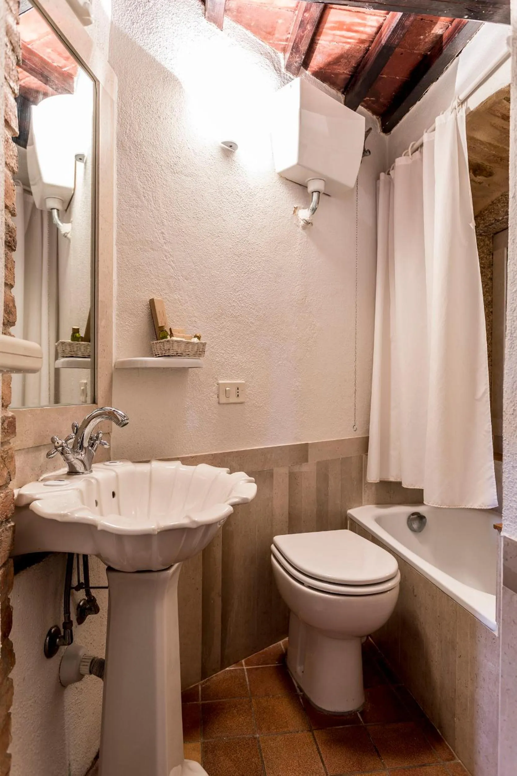 Bathroom in Borgo Il Poggiaccio Residenza Turistico Alberghiera