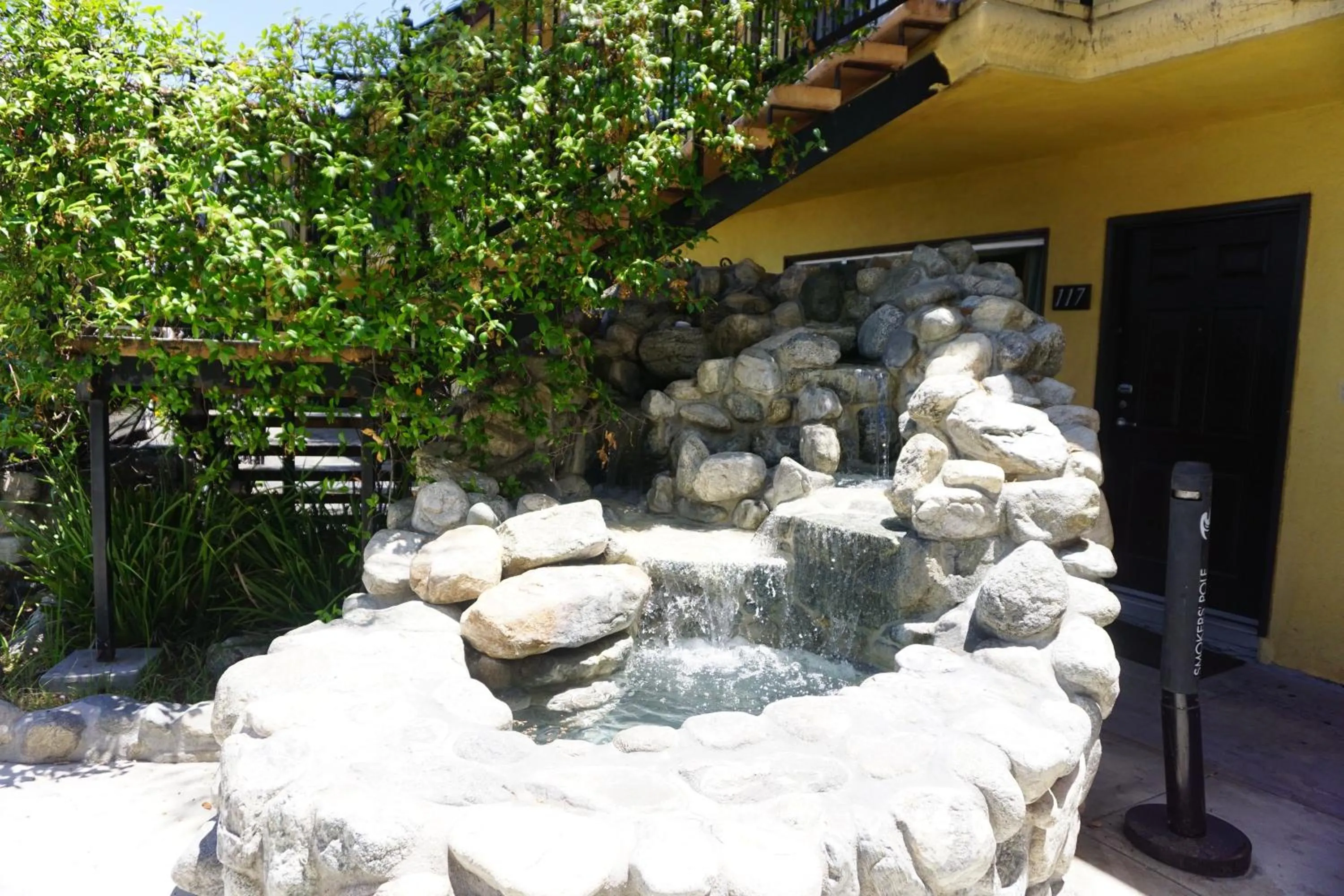 Property building in Casa Bella Inn Downtown LA