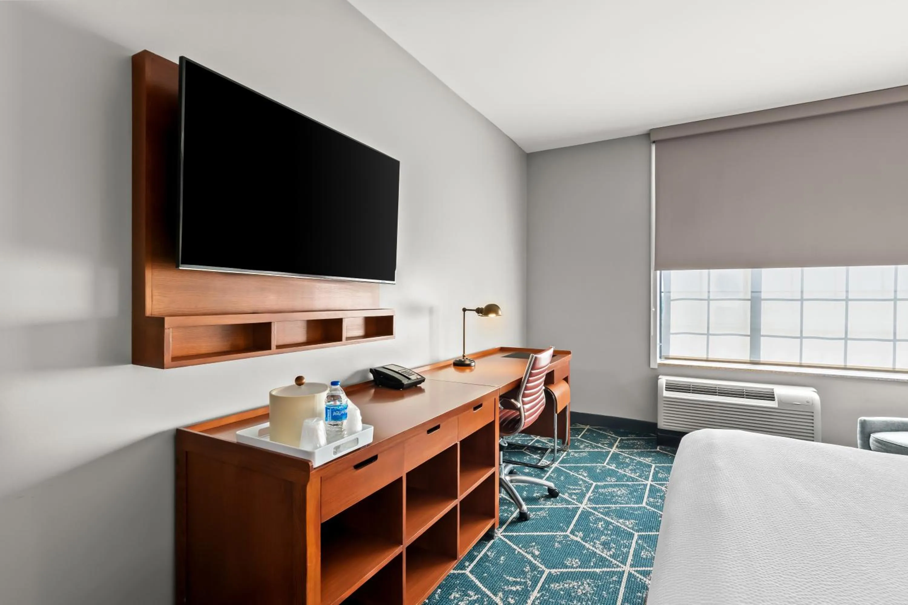 Bedroom, Bed in Four Points by Sheraton Oklahoma City Quail Springs