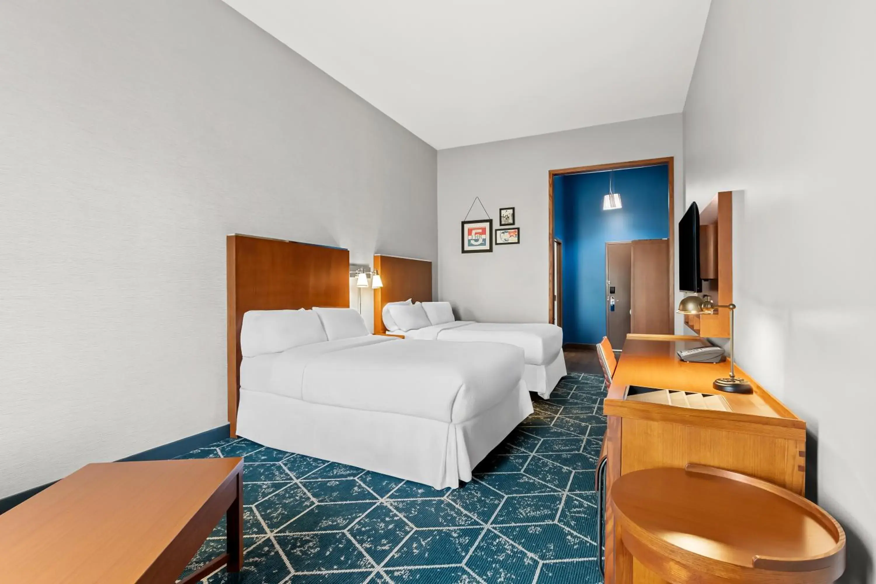 Guest room, 2 Queen in Four Points by Sheraton Oklahoma City Quail Springs Guest room, 2 Queen in Four Points by Sheraton Oklahoma City Quail Springs