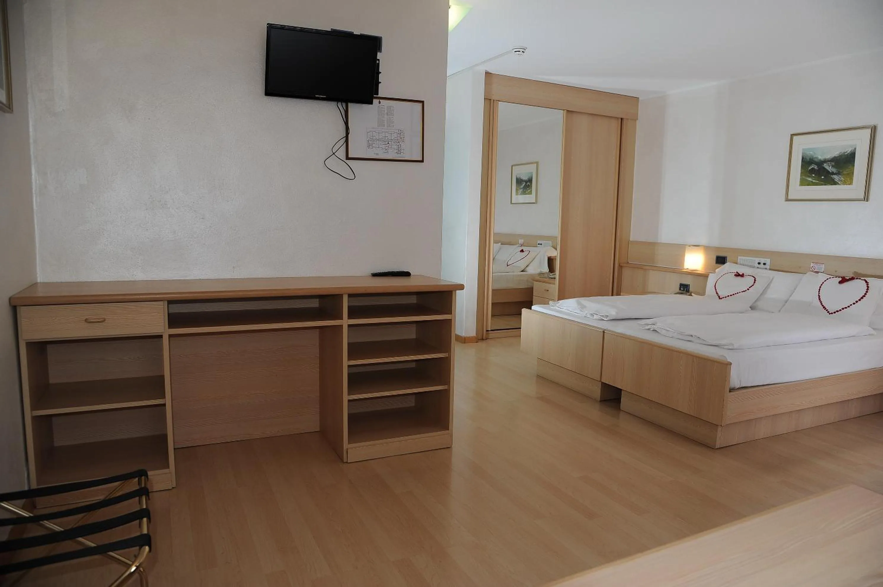 Bedroom, Bed in Hotel Sole Family Hotel