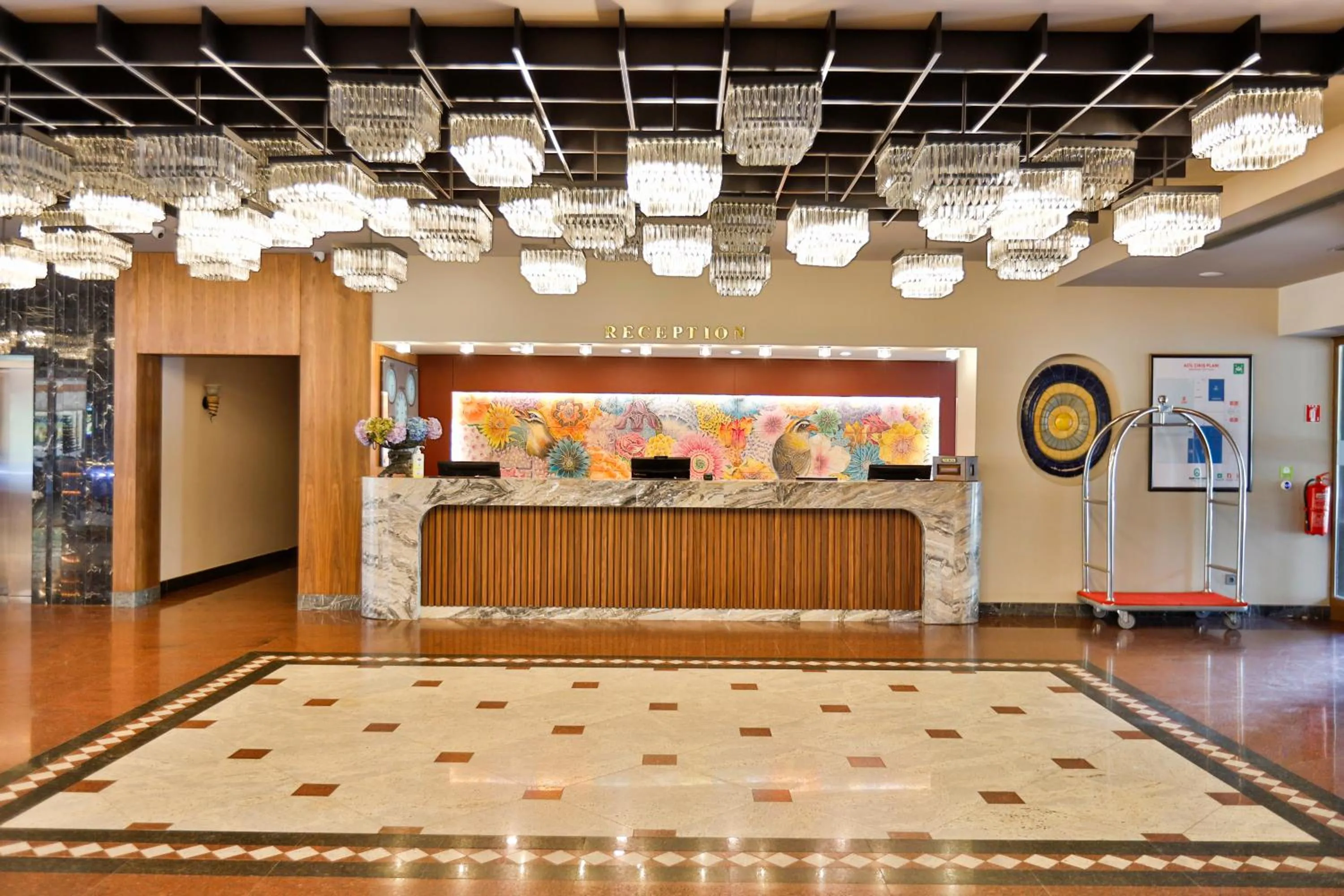 Lobby or reception in Buyuk Abant Hotel