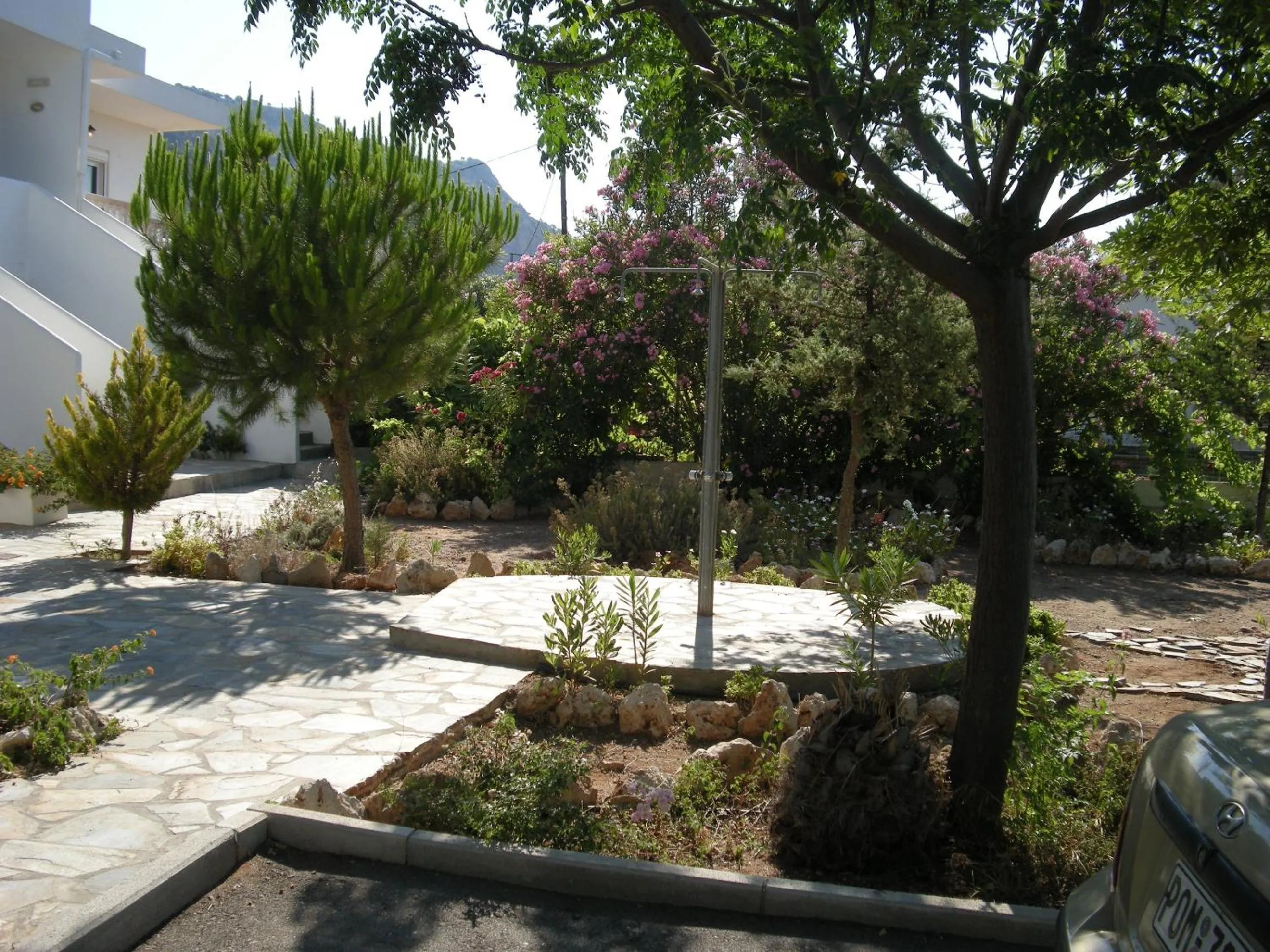 Garden in Mandorla Apartments