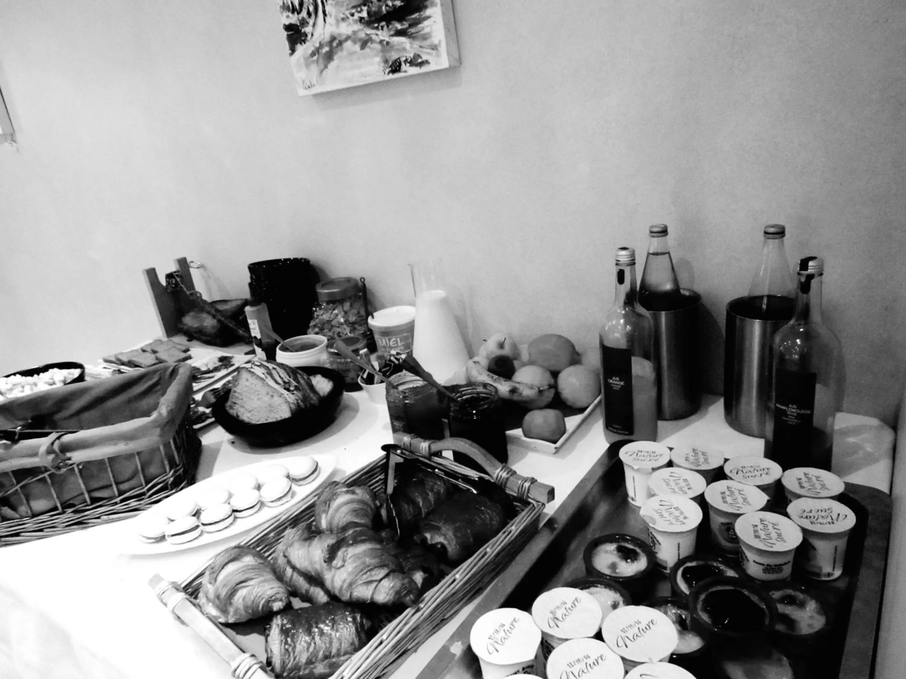 Buffet breakfast in Hotel Restaurant de la Marne