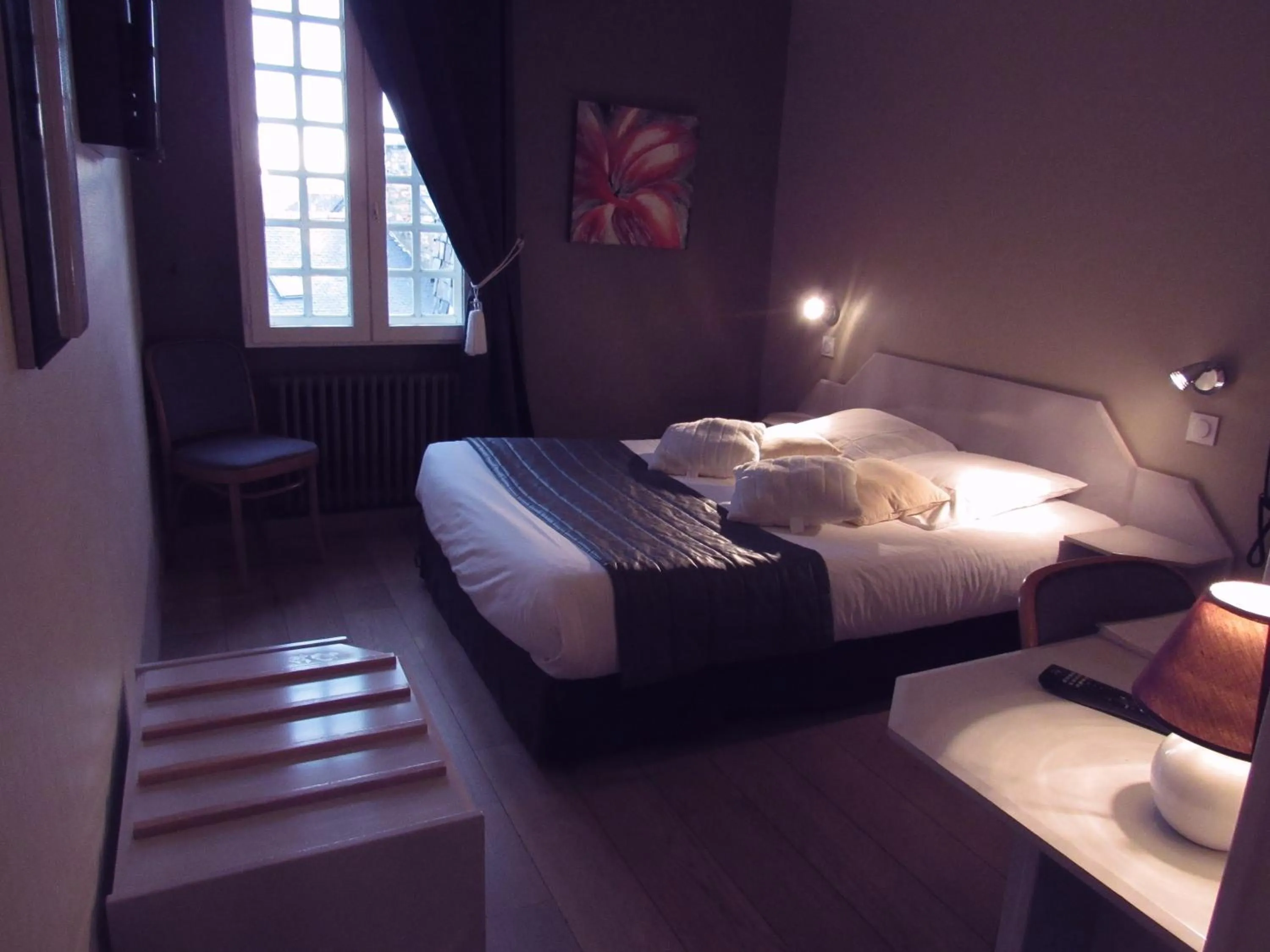 Photo of the whole room, Bed in Hotel Restaurant de la Marne