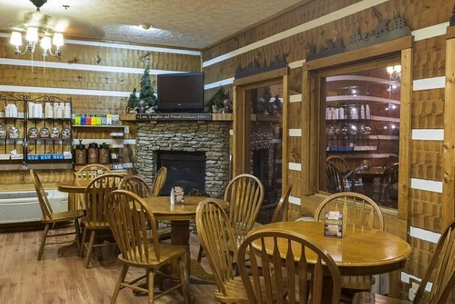 Breakfast in Timbers Lodge