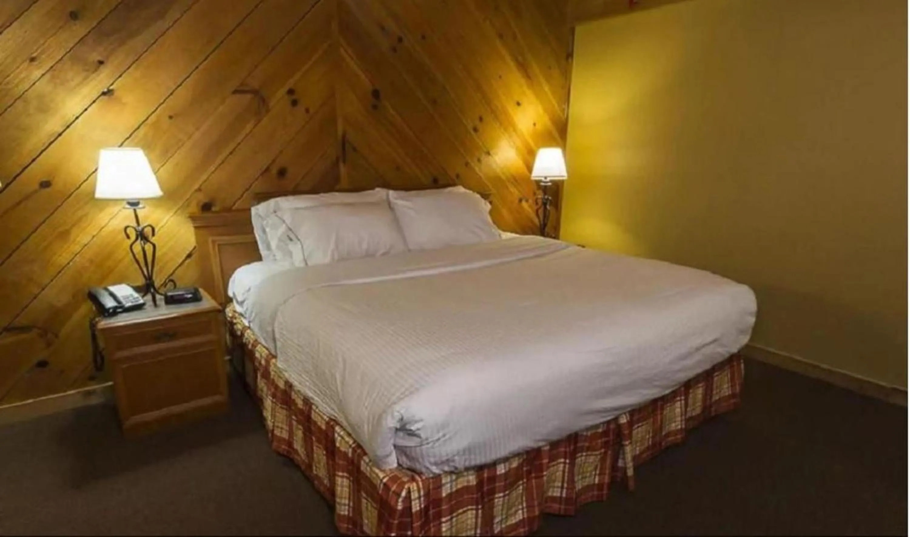 Bed in Timbers Lodge