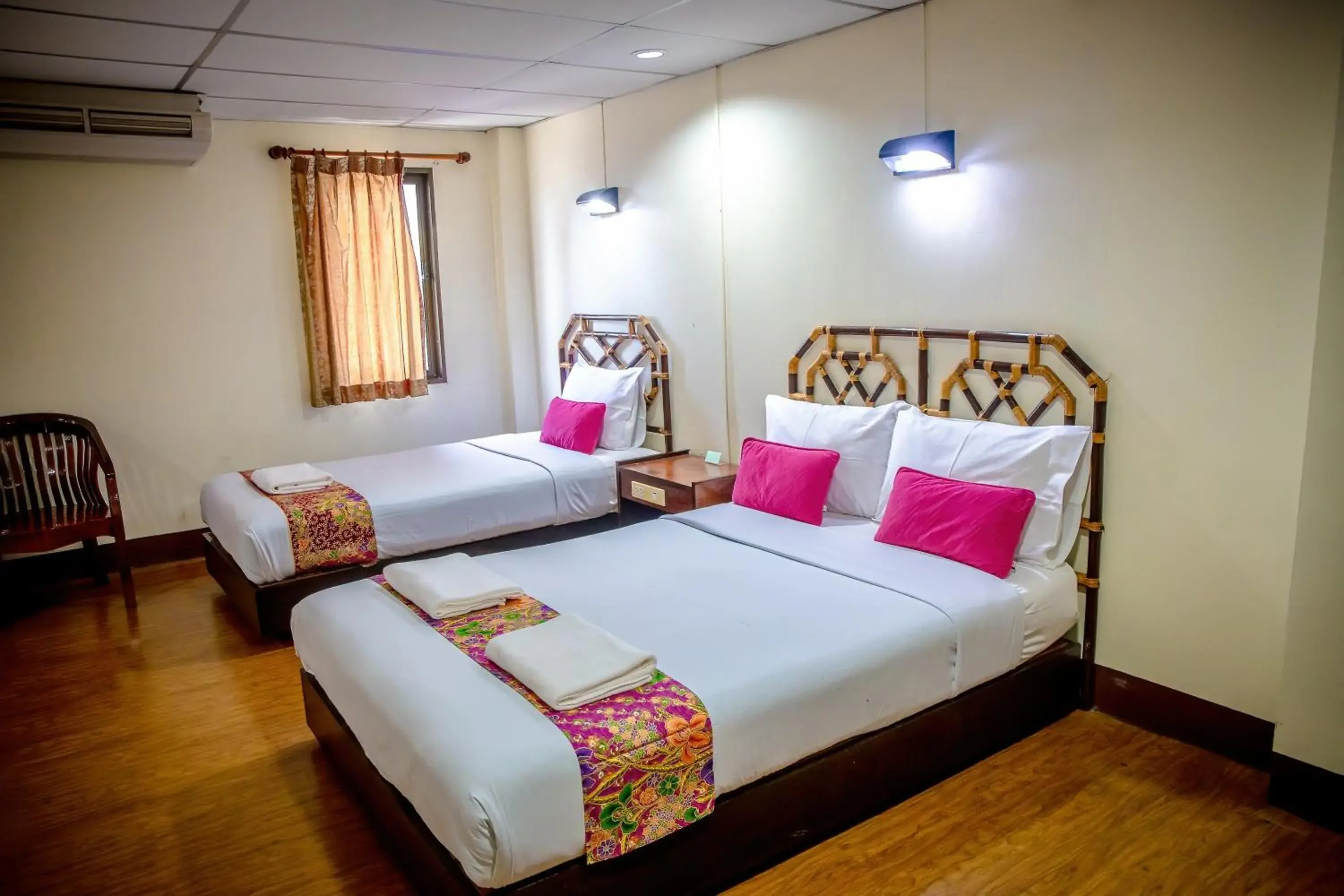 Standard Triple Room in Lukmuang 2 Hotel Standard Triple Room in Lukmuang 2 Hotel