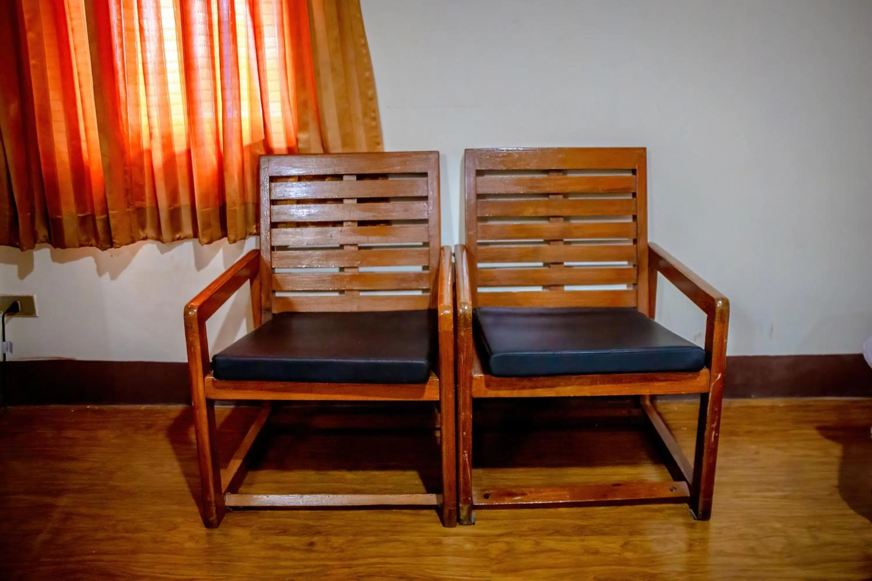 Seating area in Lukmuang 2 Hotel
