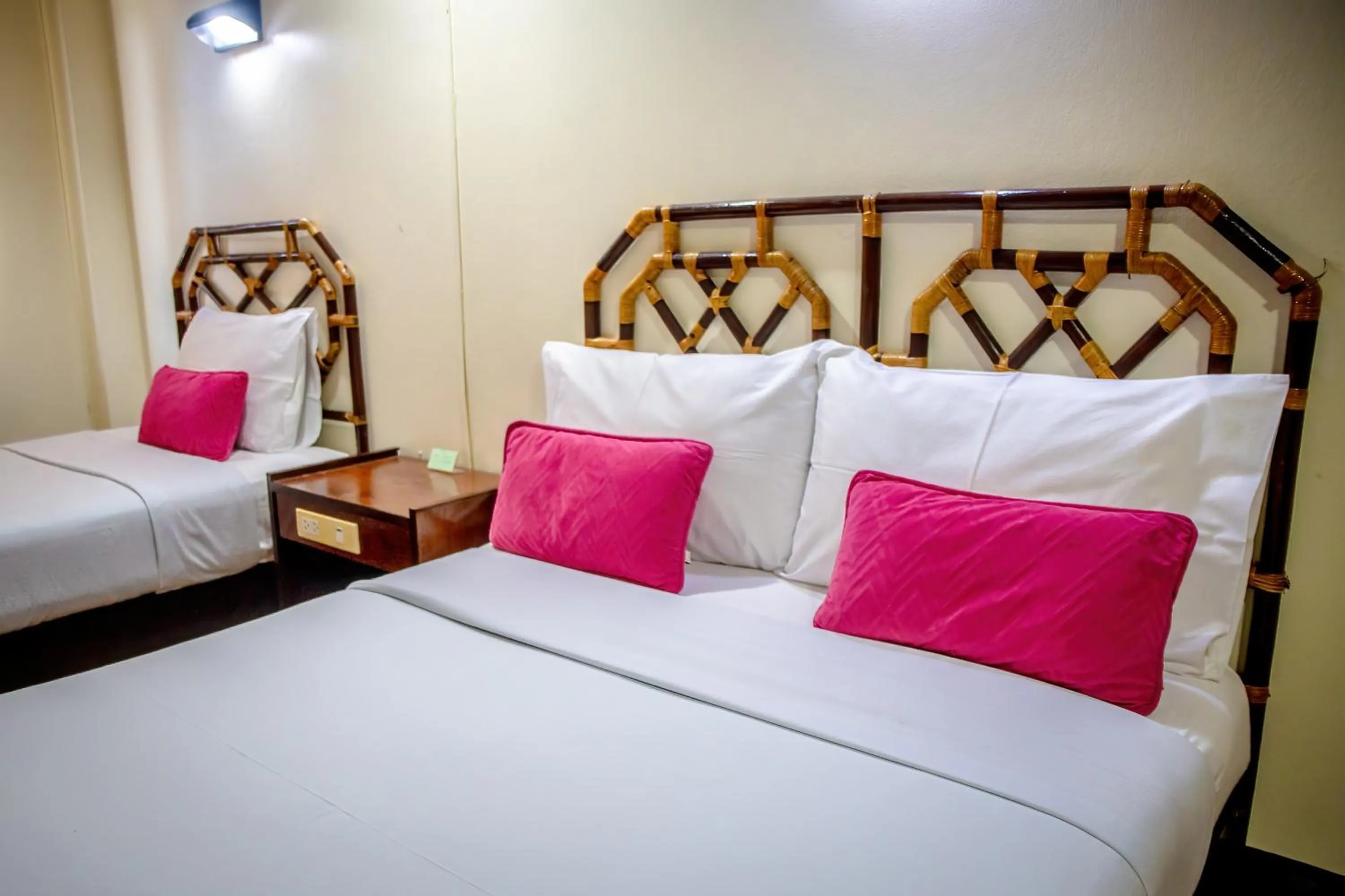 Bedroom, Bed in Lukmuang 2 Hotel