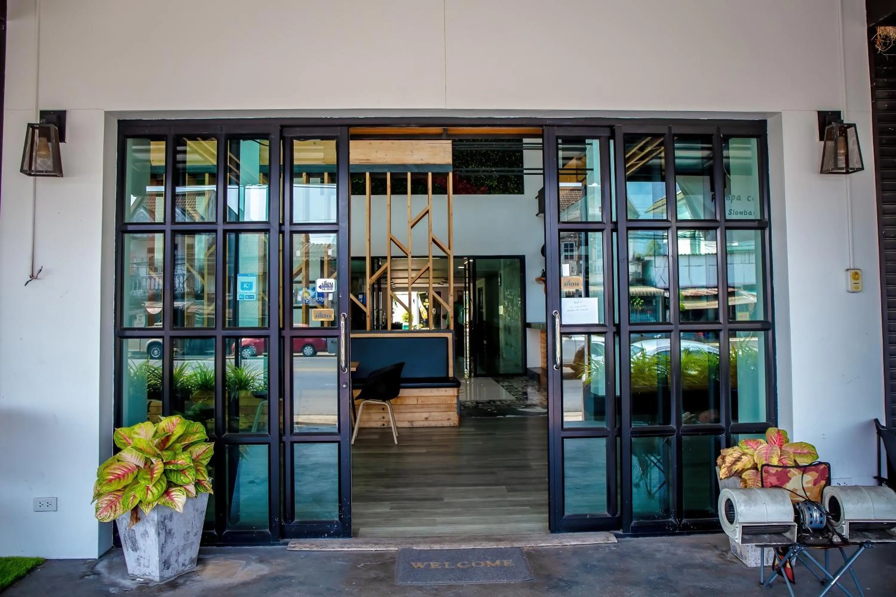 Facade/entrance in Lukmuang 2 Hotel