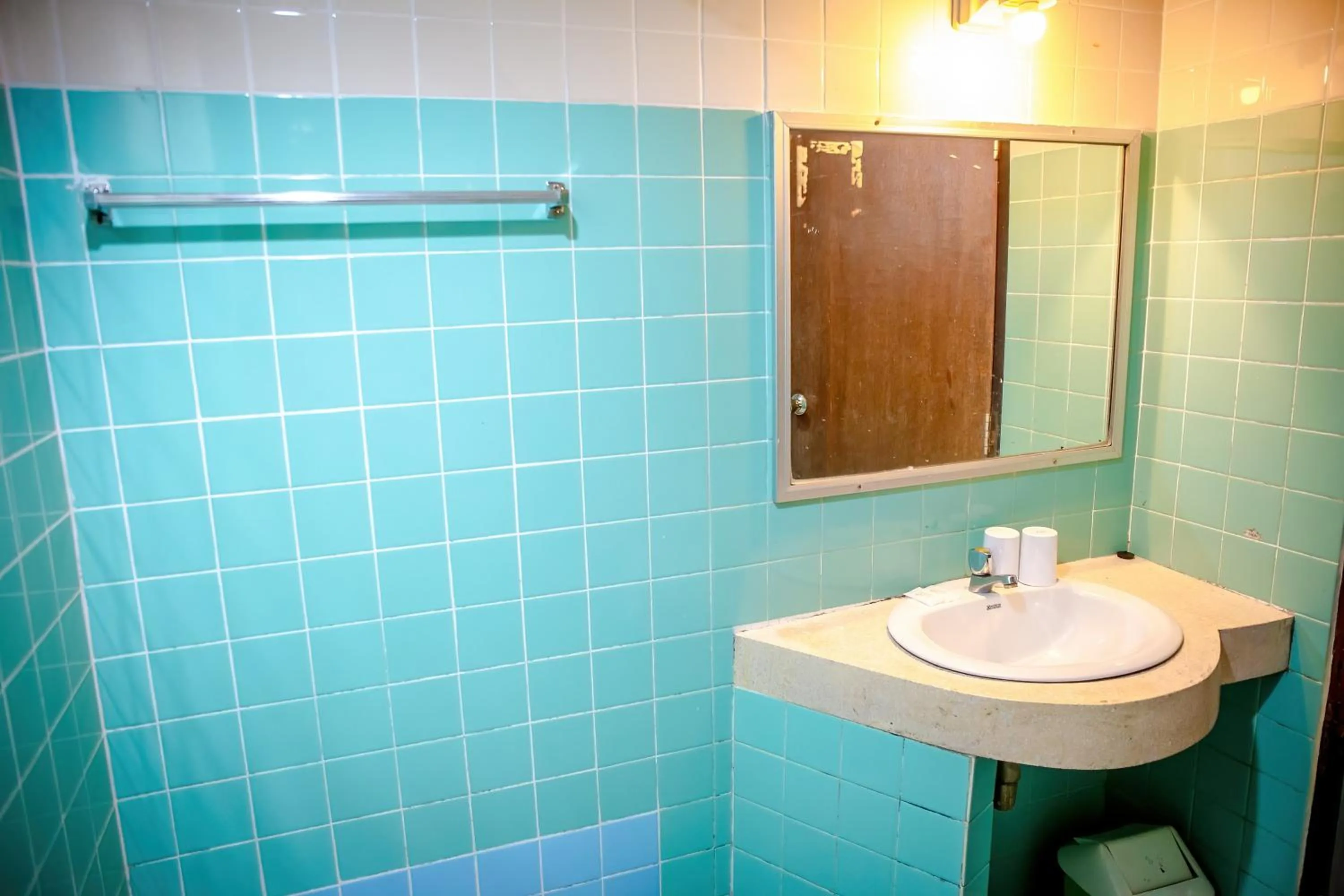 Bathroom in Lukmuang 2 Hotel