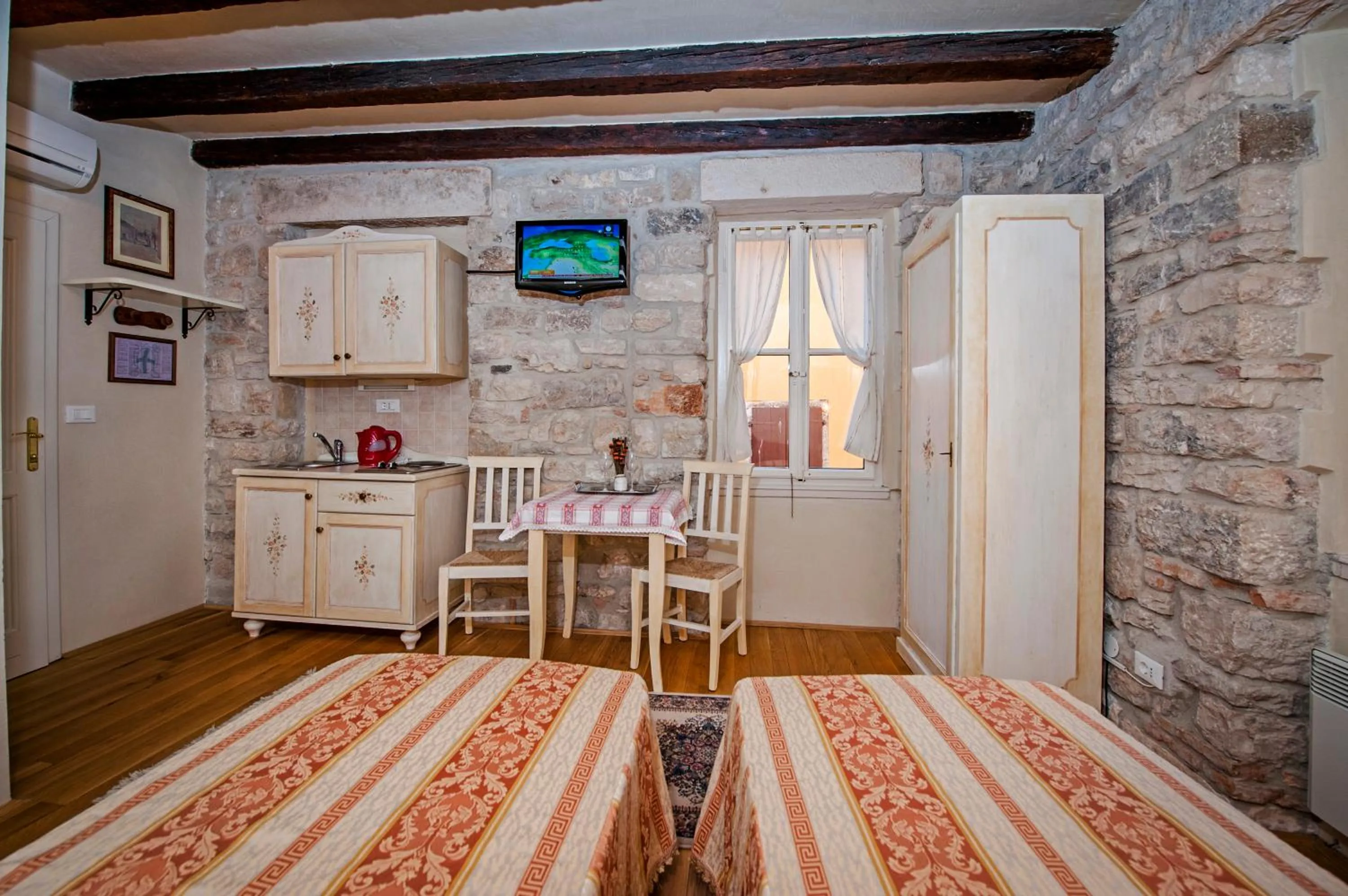 Kitchen or kitchenette in Residence MARCO POLO Centro Storico