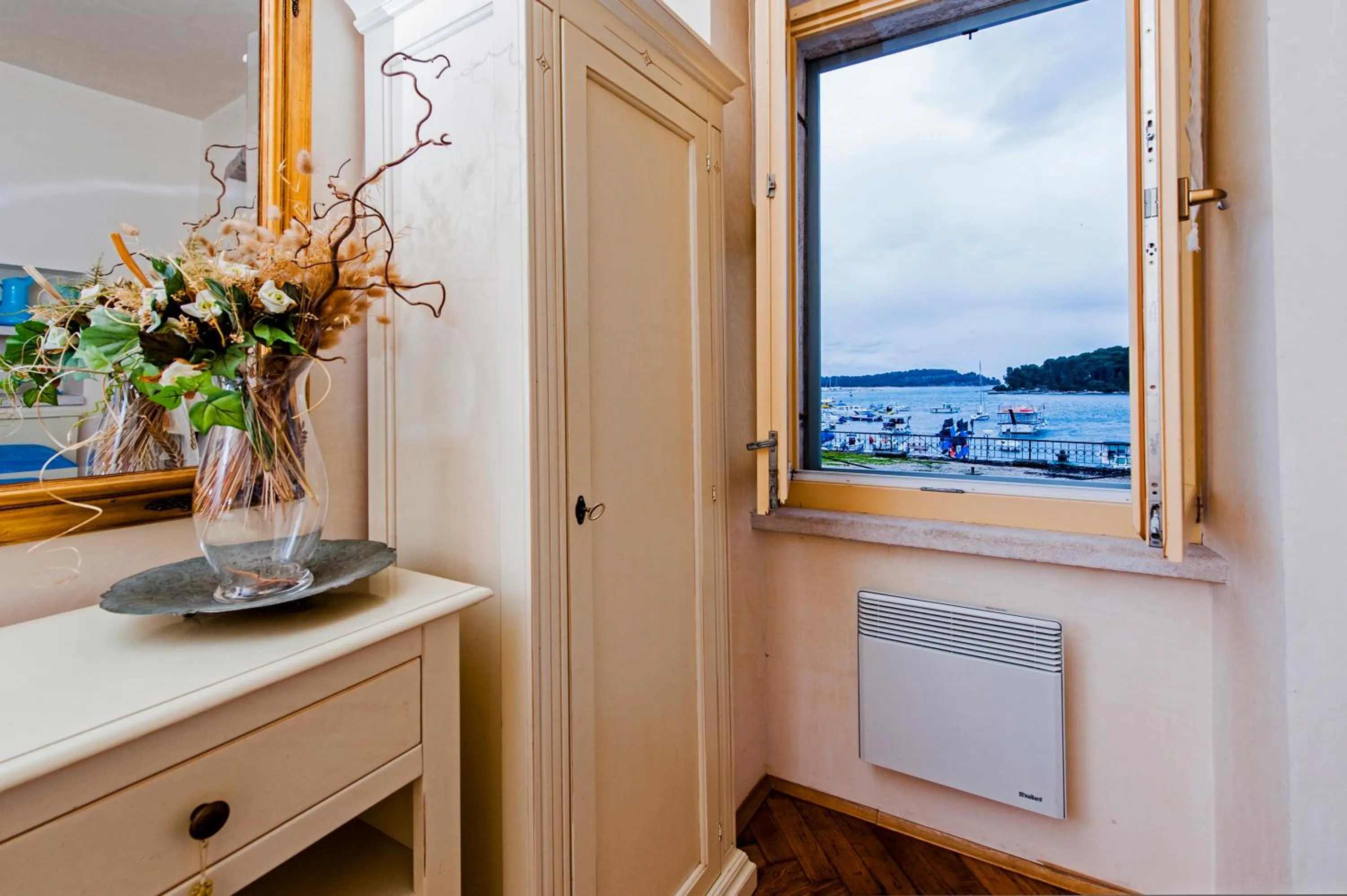 Sea view in Residence LA CARERA Centro Storico