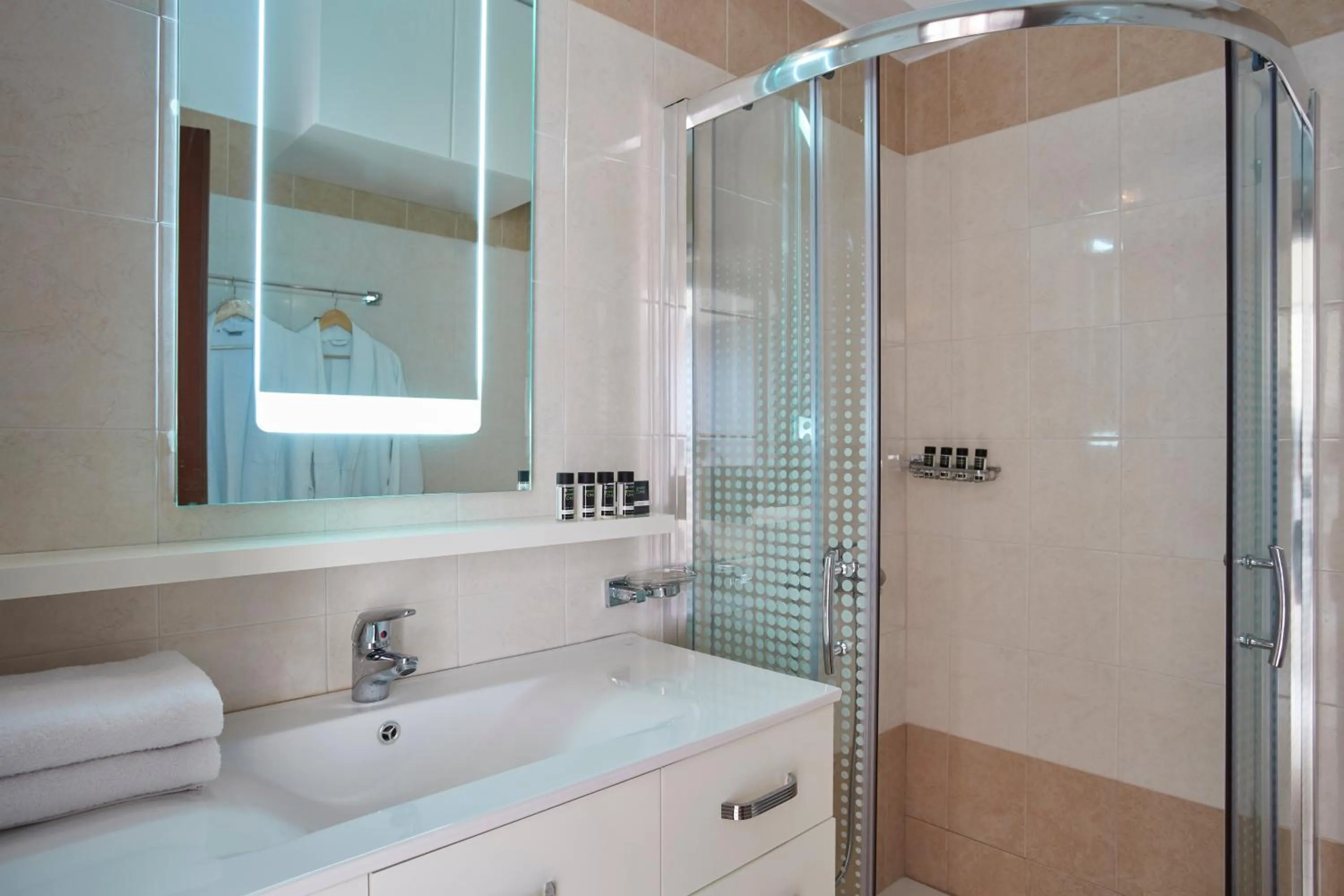 Bathroom in Skiathos Living