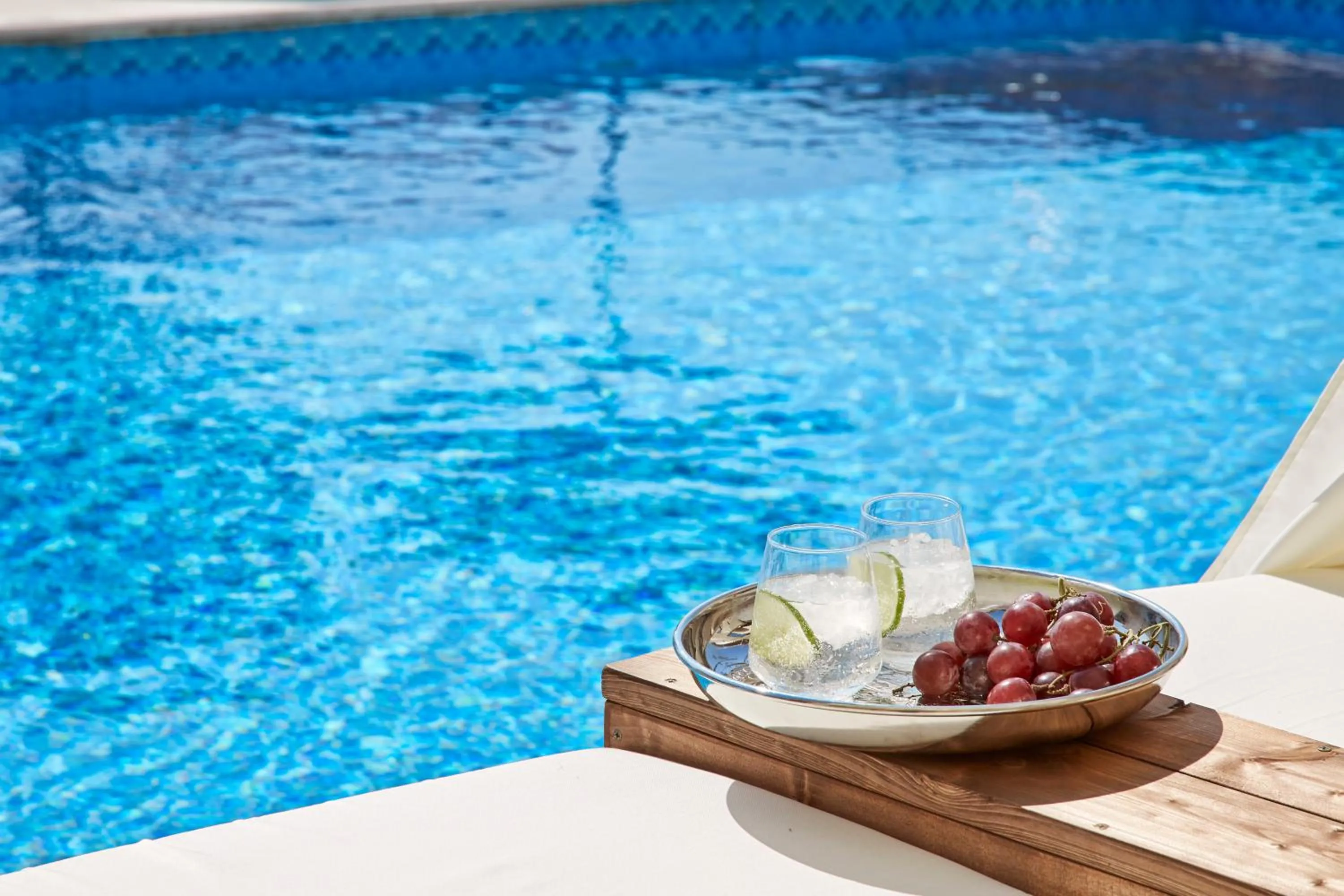 Swimming pool in Skiathos Living