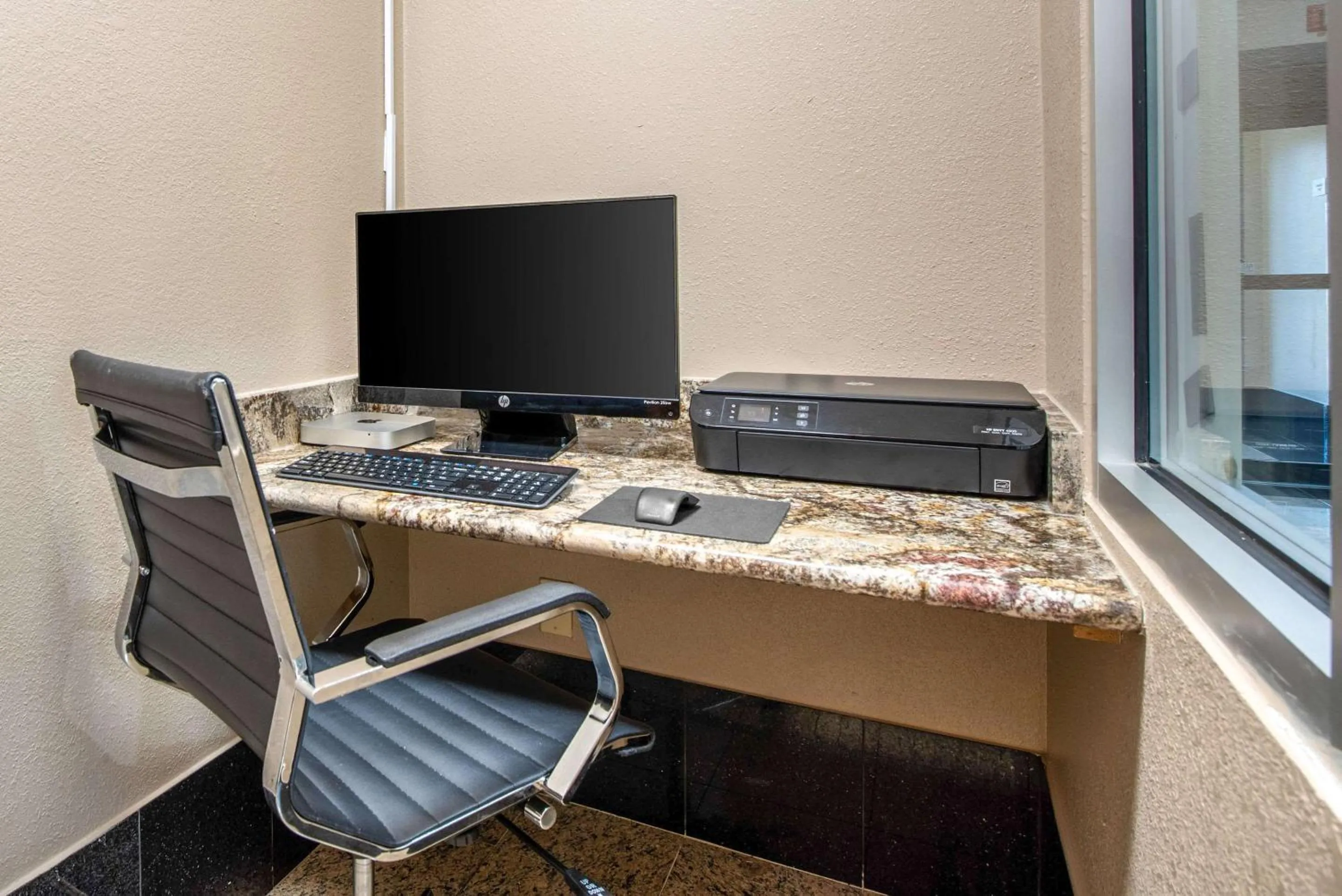 Business facilities in Econo Lodge