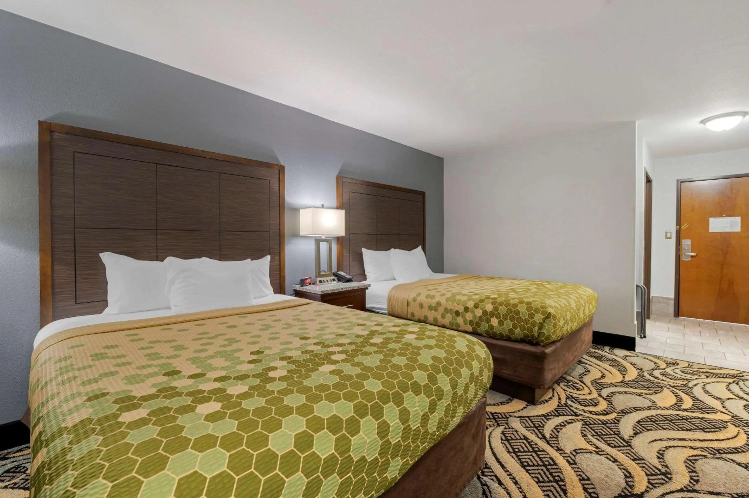 Bedroom, Bed in Econo Lodge