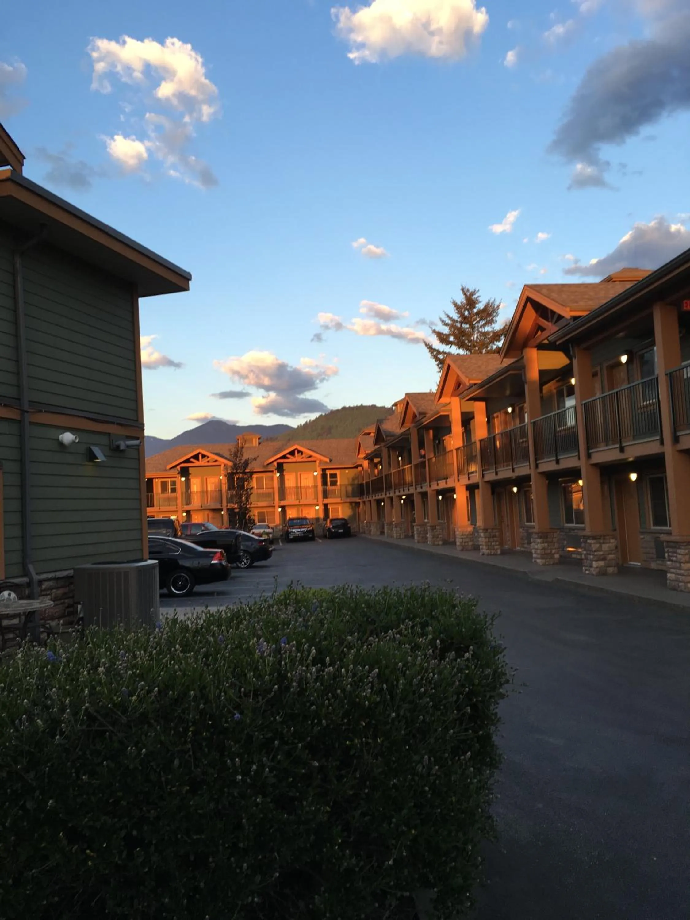 Property building in Vedder River Inn