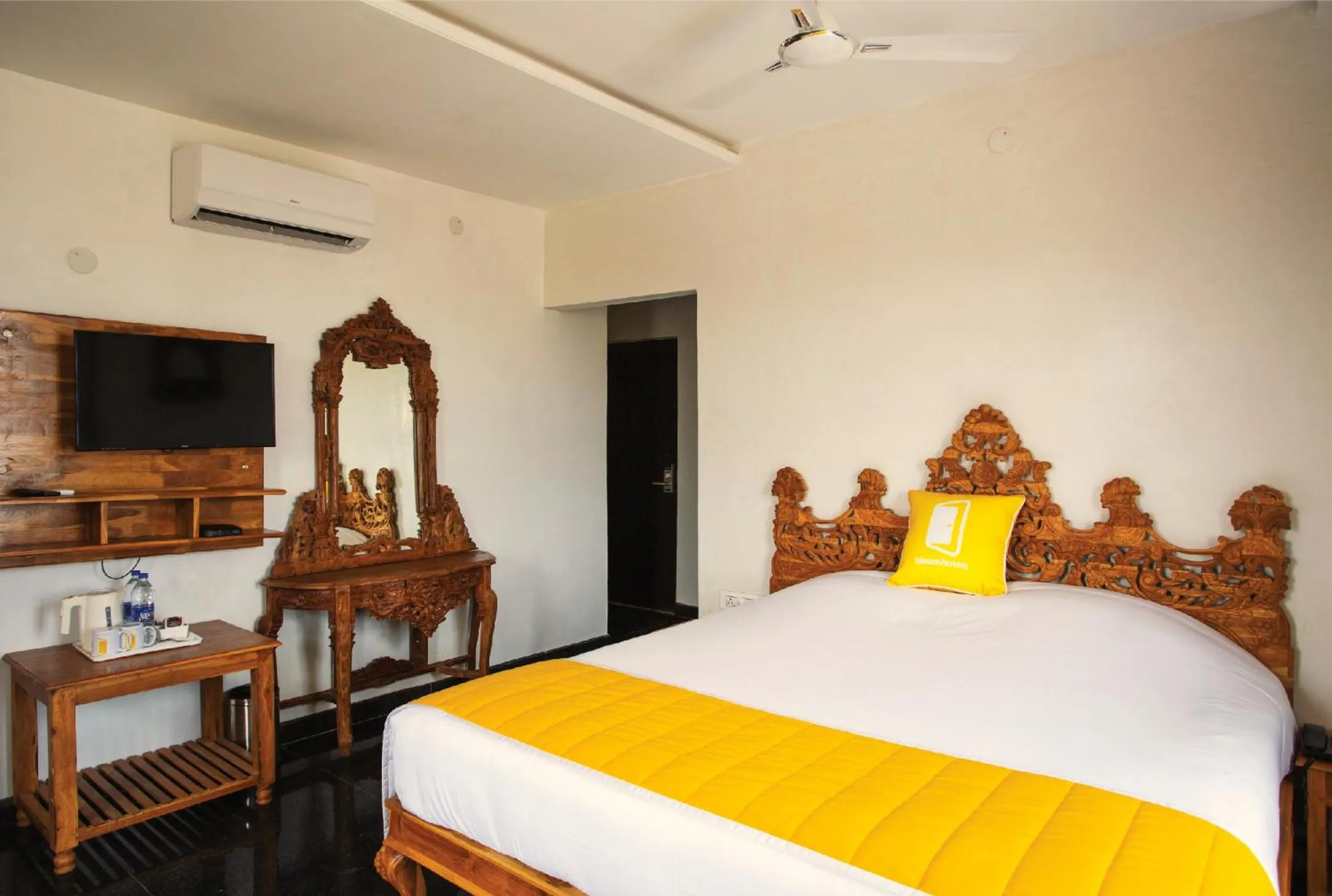 Bed in Bloom Boutique l Lake Pichola