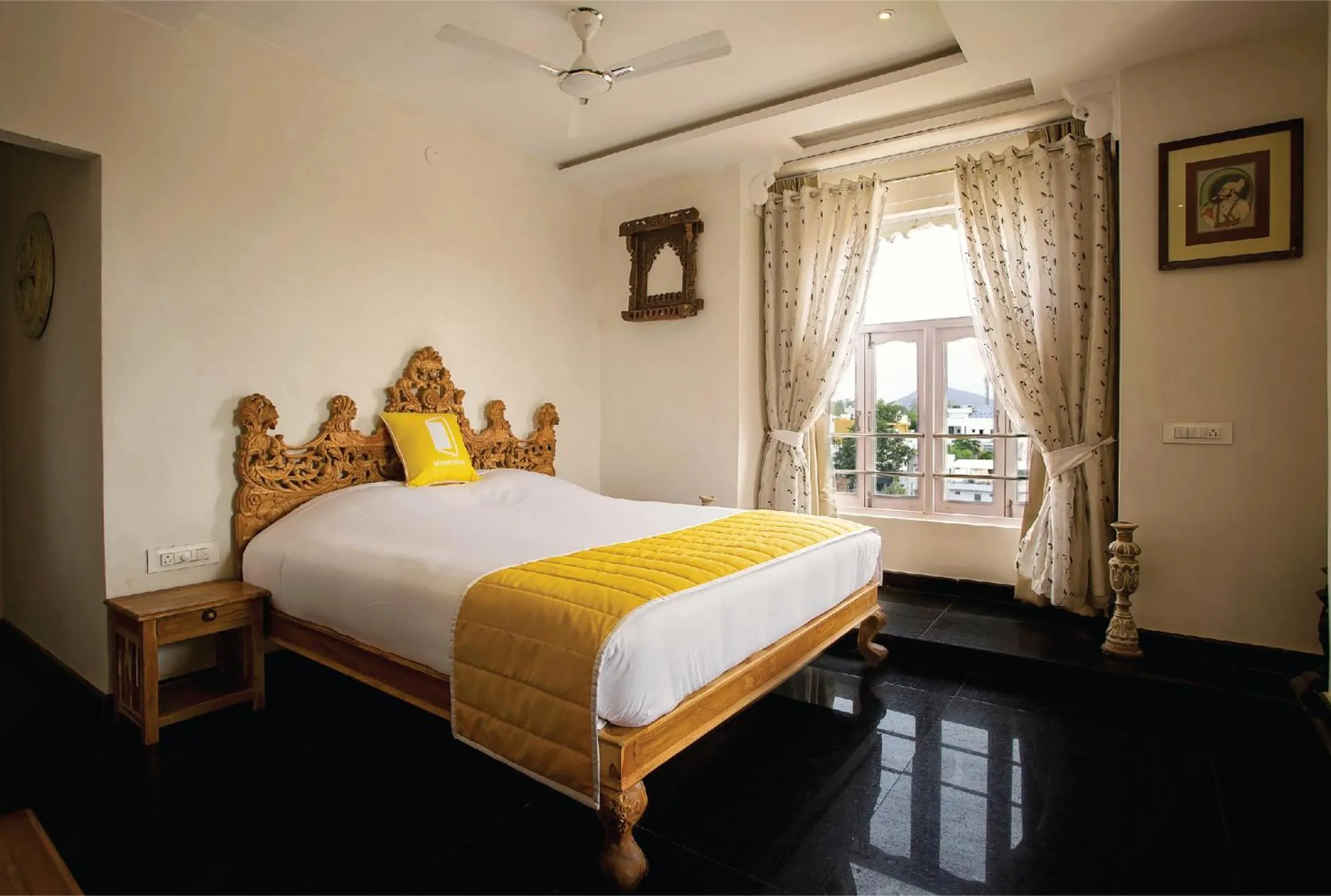Bed in Bloom Boutique l Lake Pichola