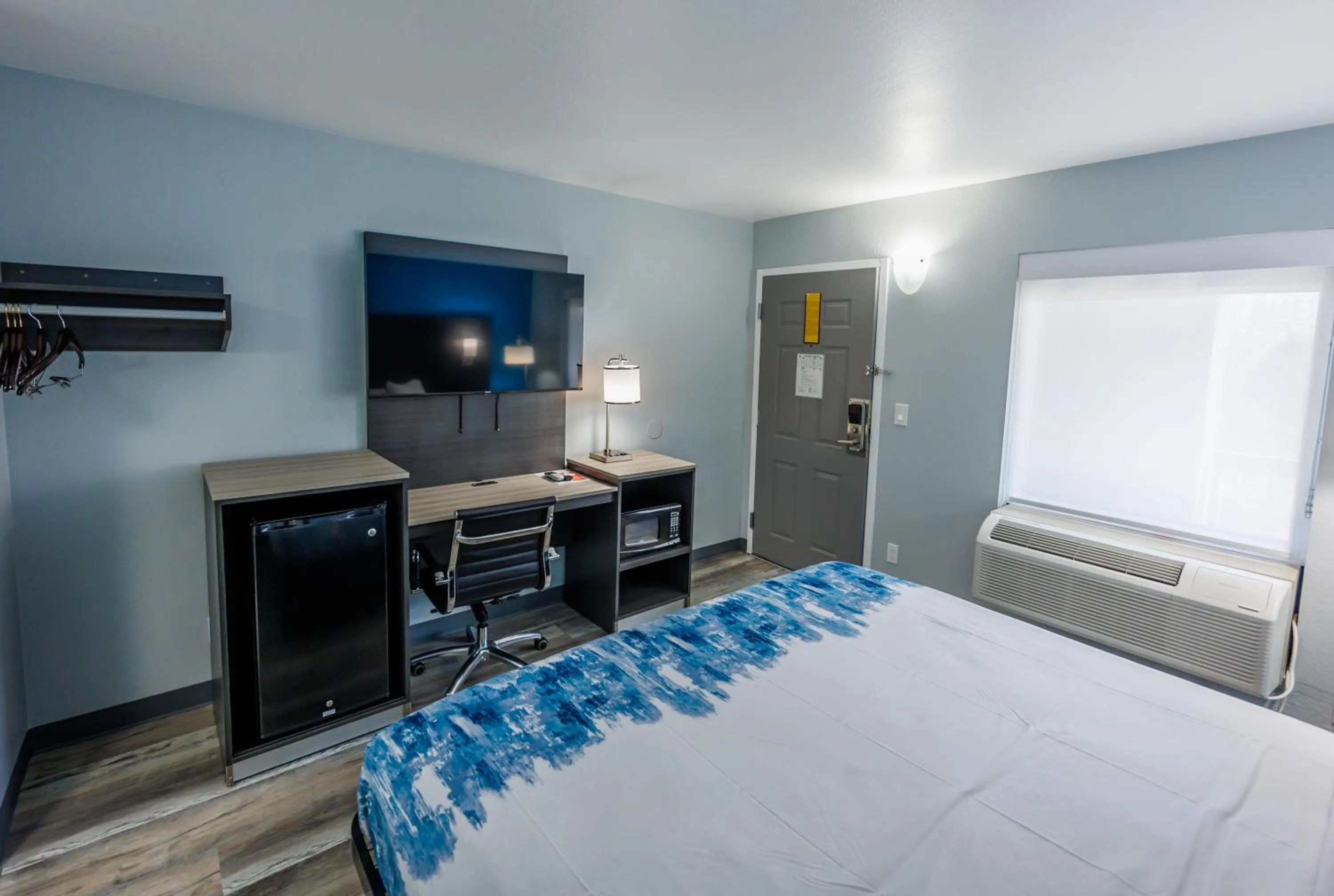 TV and multimedia, Bed in Baymont by Wyndham Branson Thousand Hills
