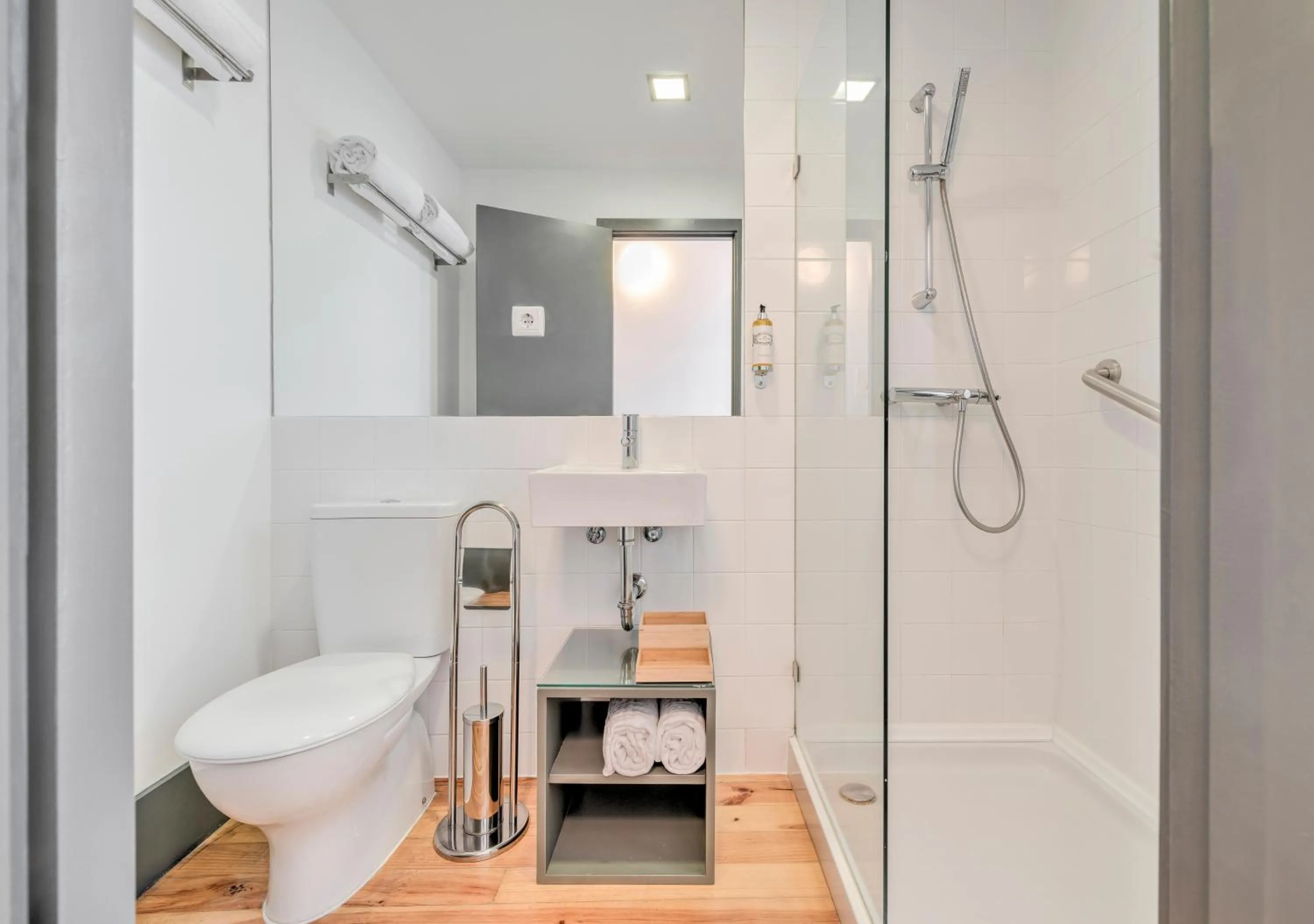 Bathroom in Oporto Street Fonte Taurina - Riverfront Suites